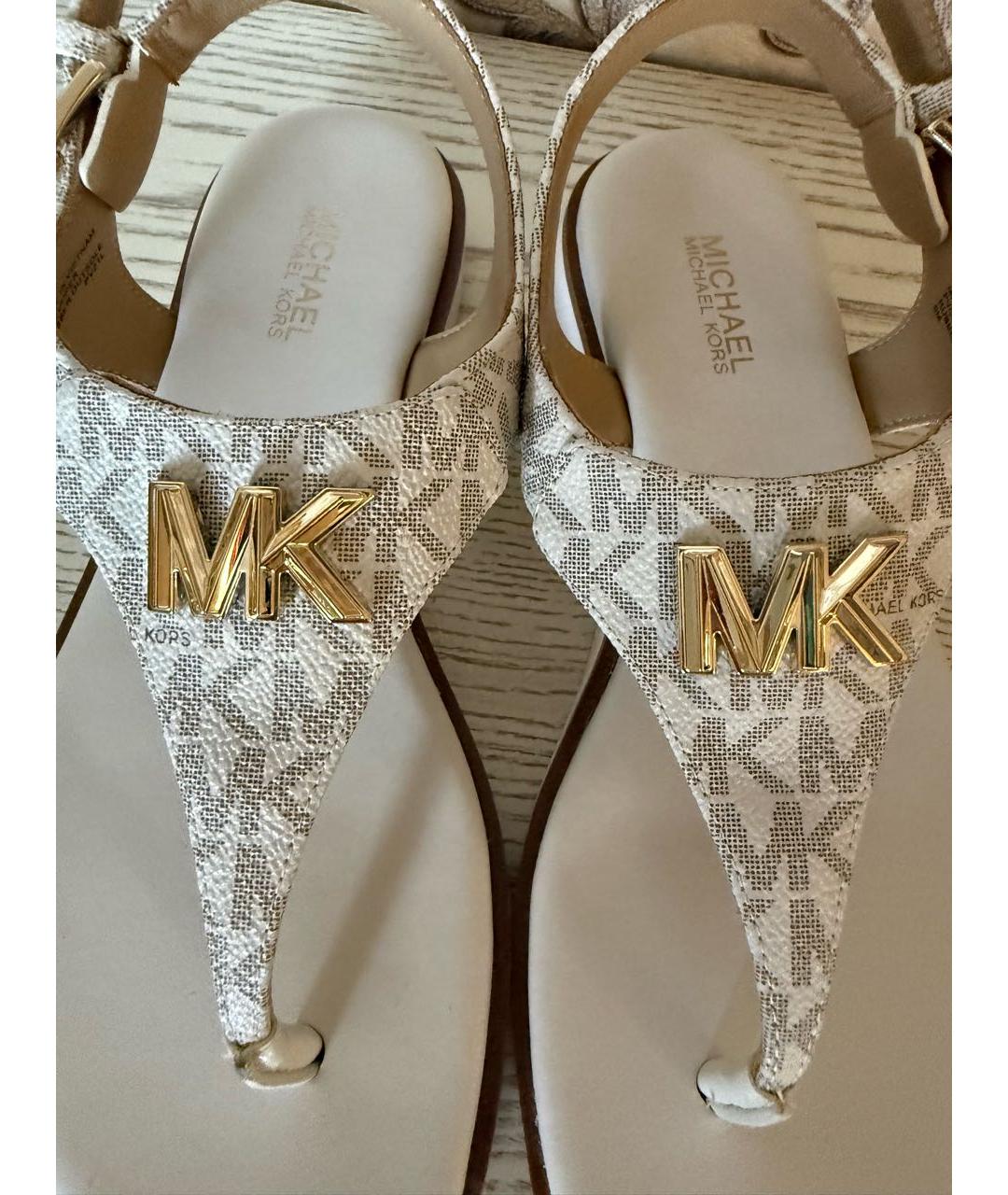 MICHAEL KORS Бежевые сандалии из искусственной кожи, фото 2