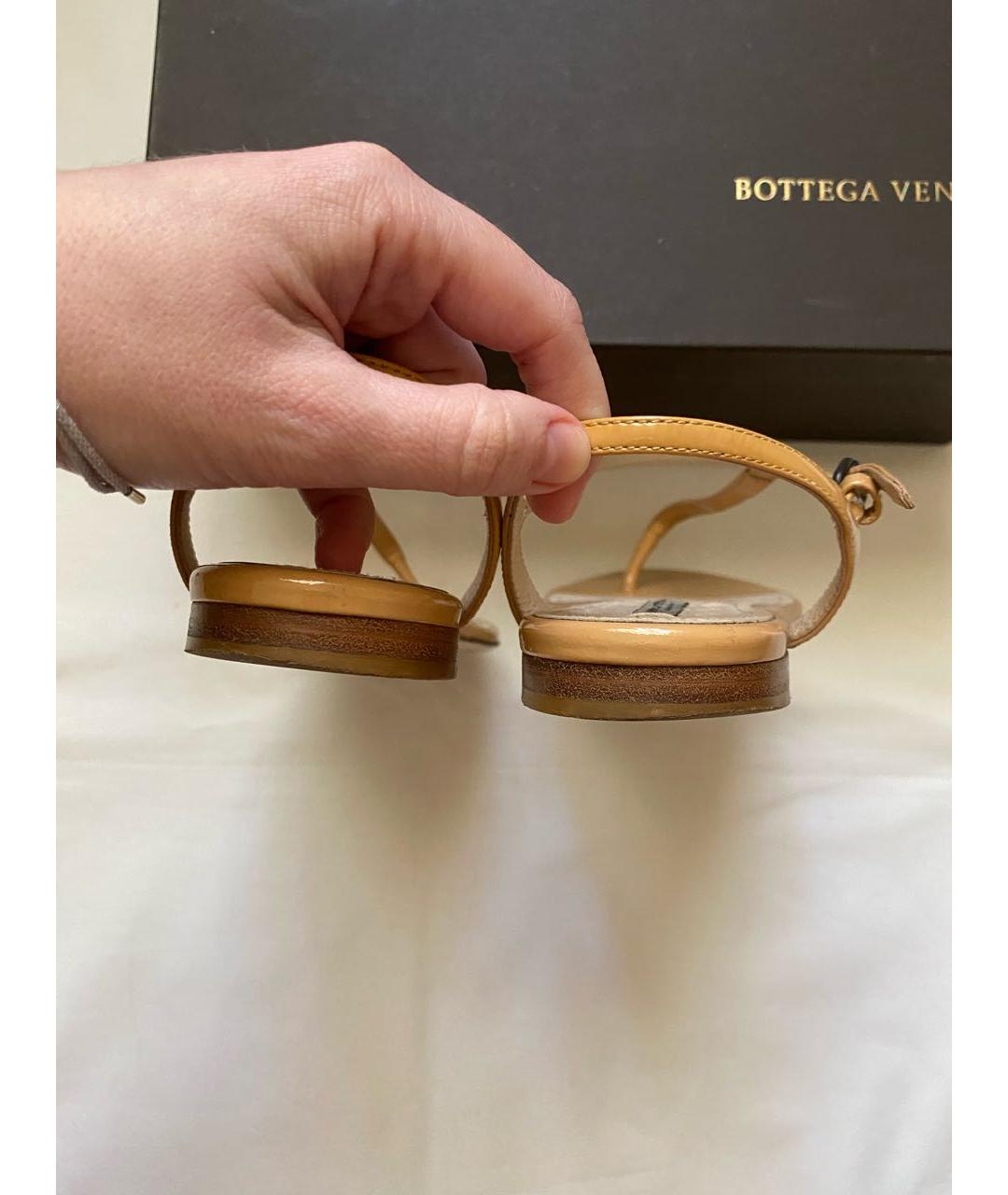BOTTEGA VENETA Сандалии из лакированной кожи, фото 5