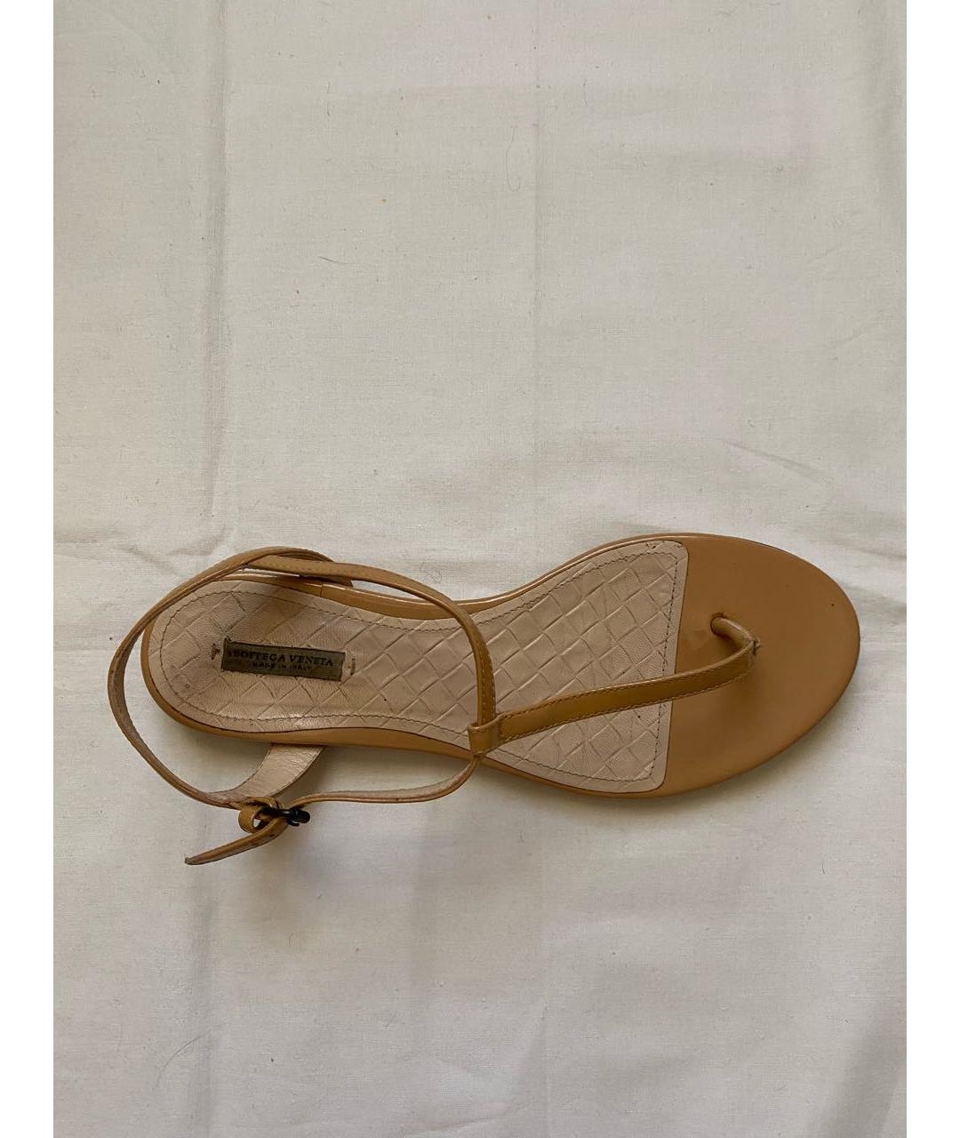 BOTTEGA VENETA Сандалии из лакированной кожи, фото 2