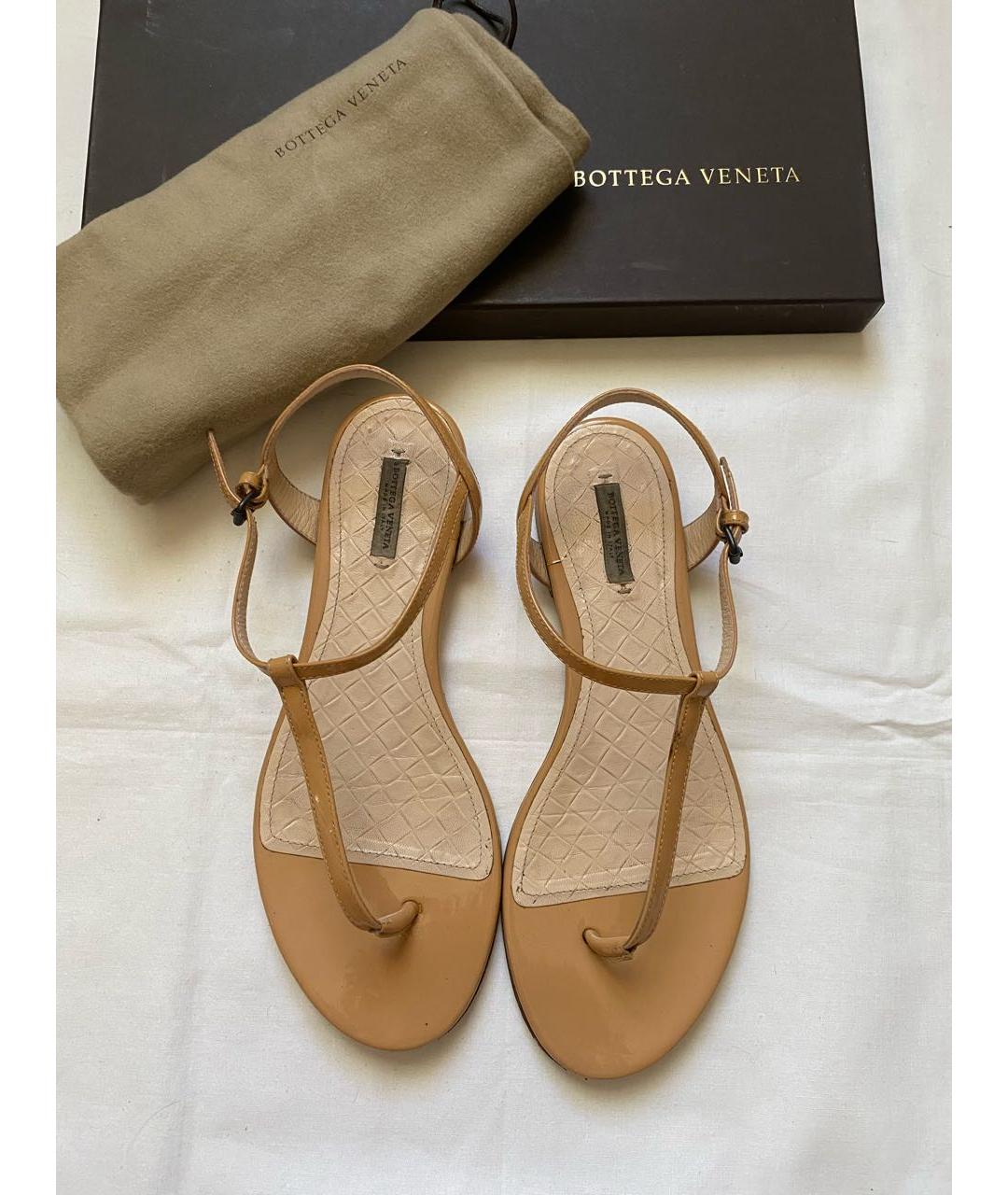 BOTTEGA VENETA Сандалии из лакированной кожи, фото 3