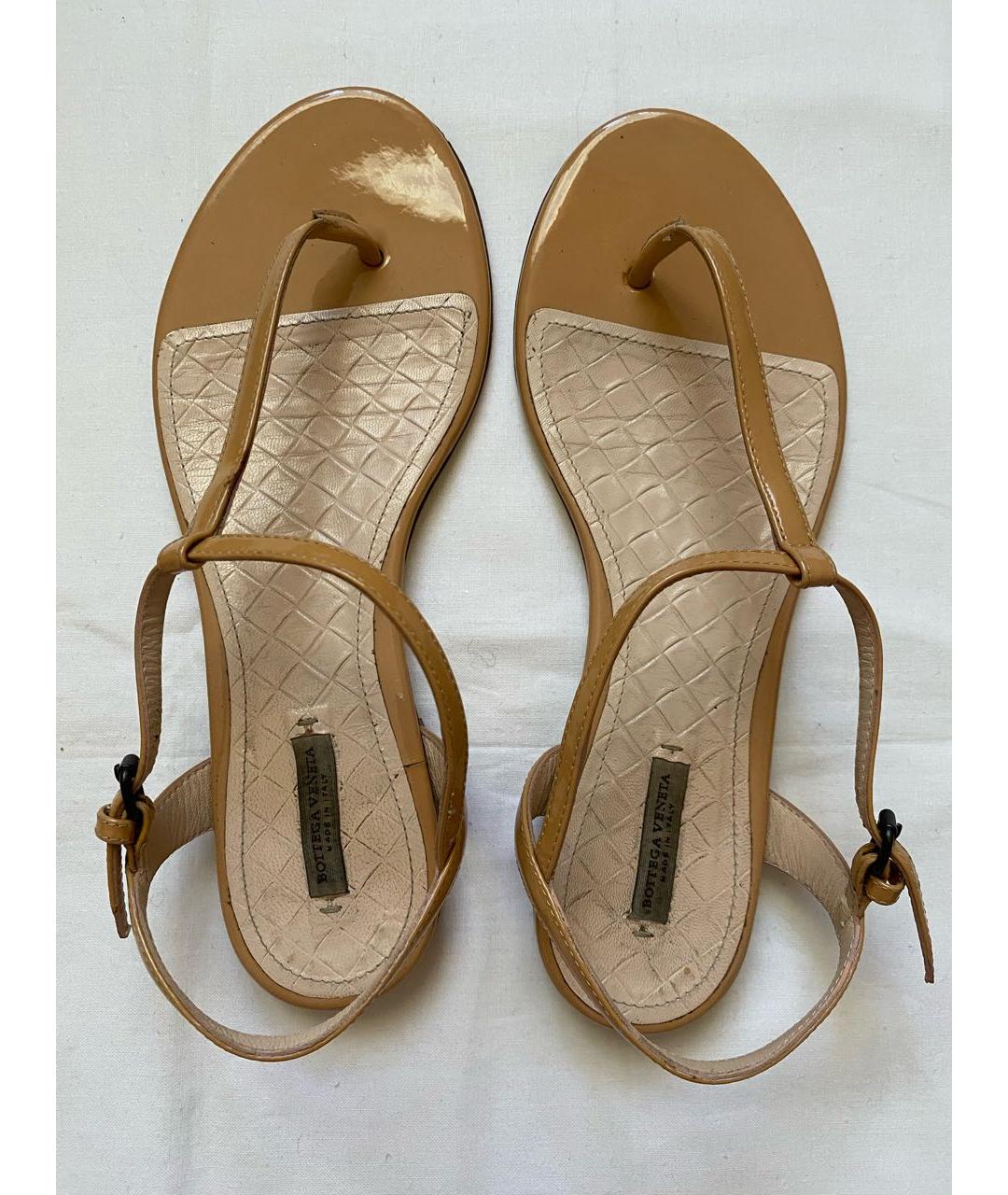 BOTTEGA VENETA Сандалии из лакированной кожи, фото 4