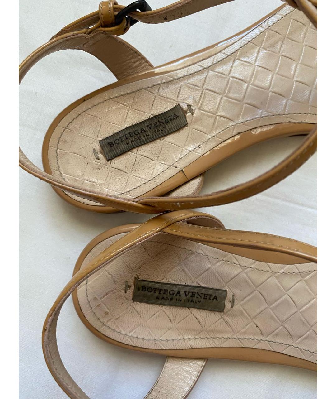 BOTTEGA VENETA Сандалии из лакированной кожи, фото 8