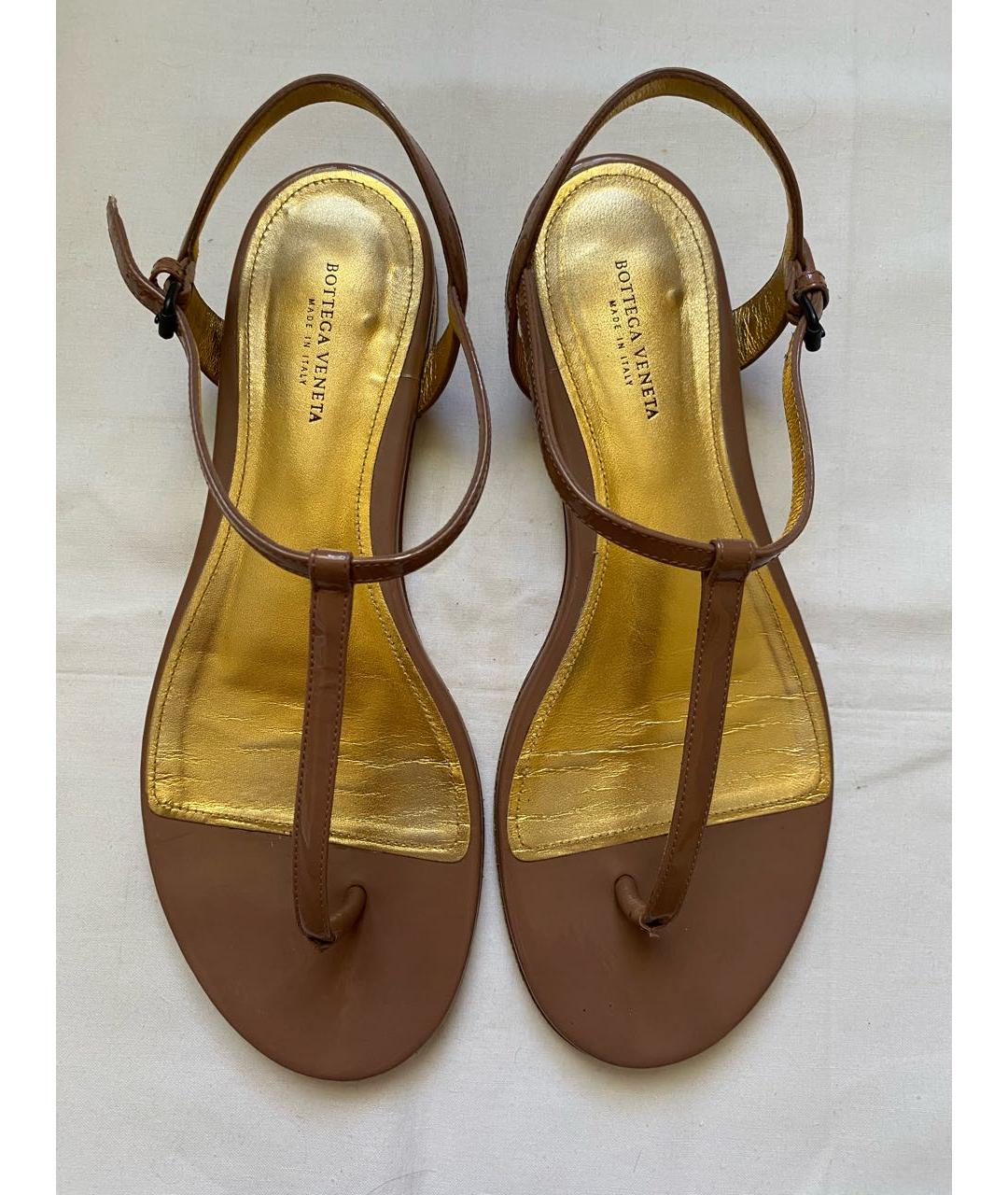 BOTTEGA VENETA Сандалии из лакированной кожи, фото 2