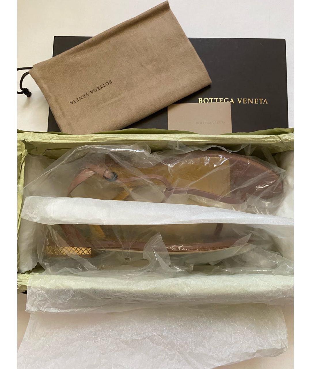 BOTTEGA VENETA Сандалии из лакированной кожи, фото 5