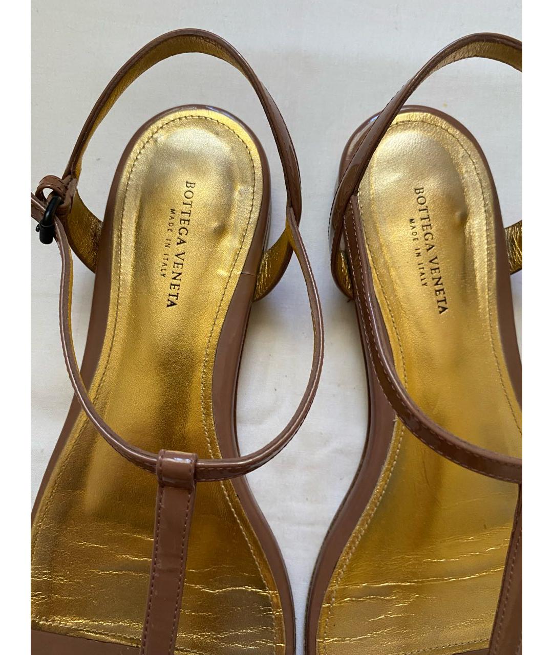BOTTEGA VENETA Сандалии из лакированной кожи, фото 8