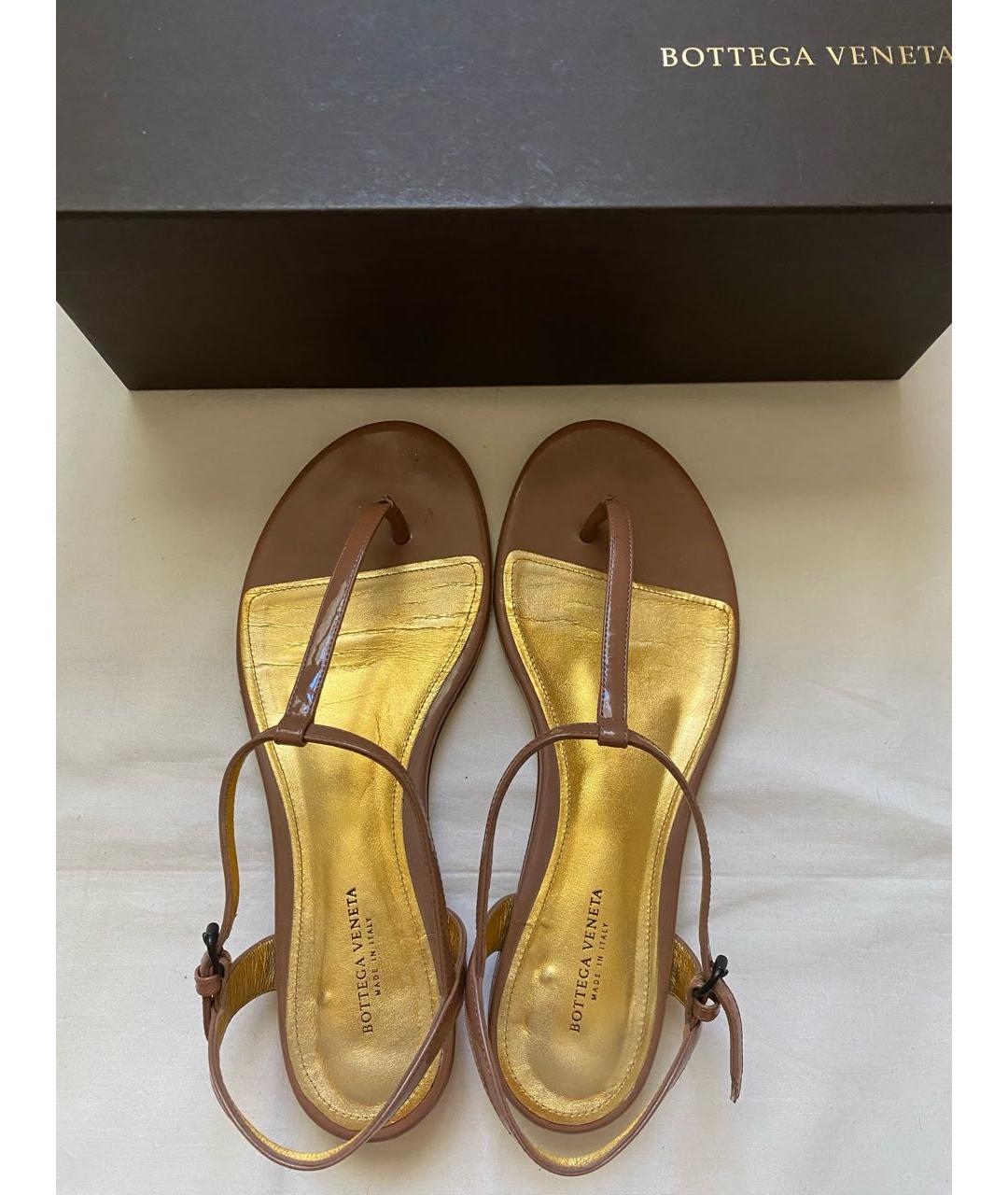 BOTTEGA VENETA Сандалии из лакированной кожи, фото 3