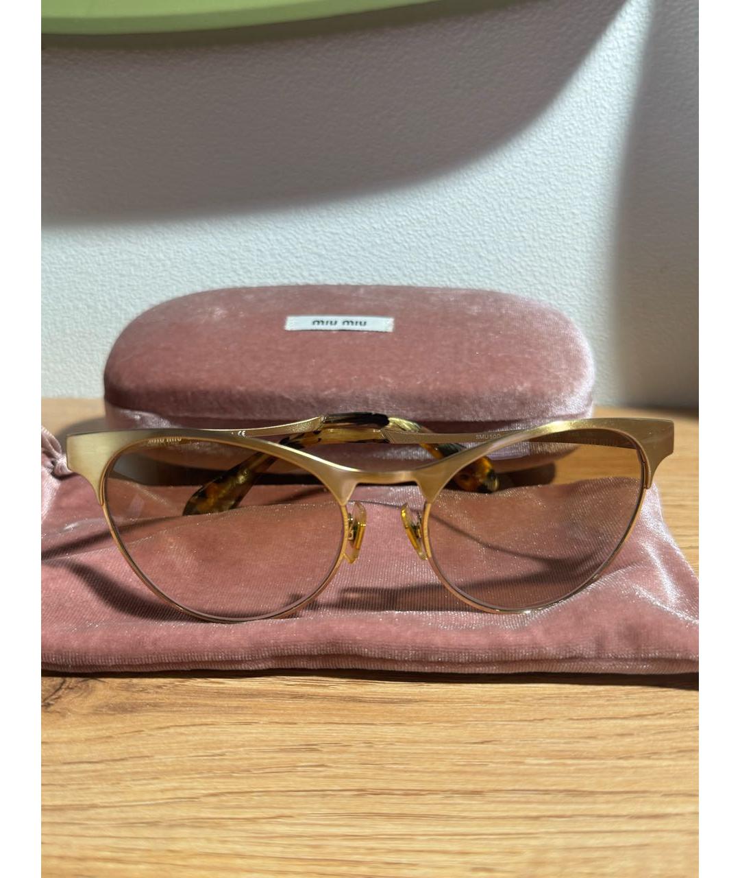 MIU MIU Золотые металлические солнцезащитные очки, фото 5