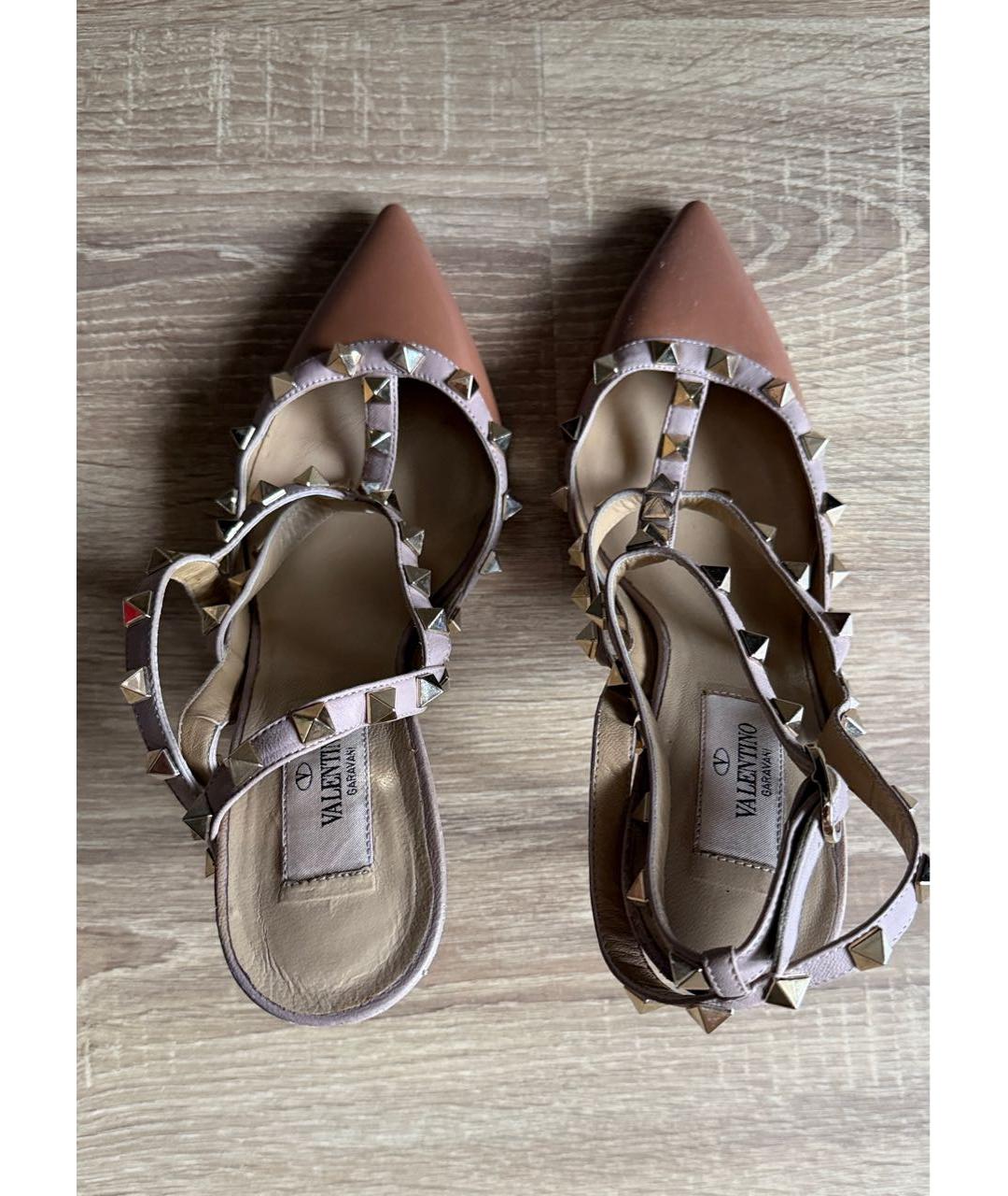 VALENTINO Коричневые босоножки из лакированной кожи, фото 3