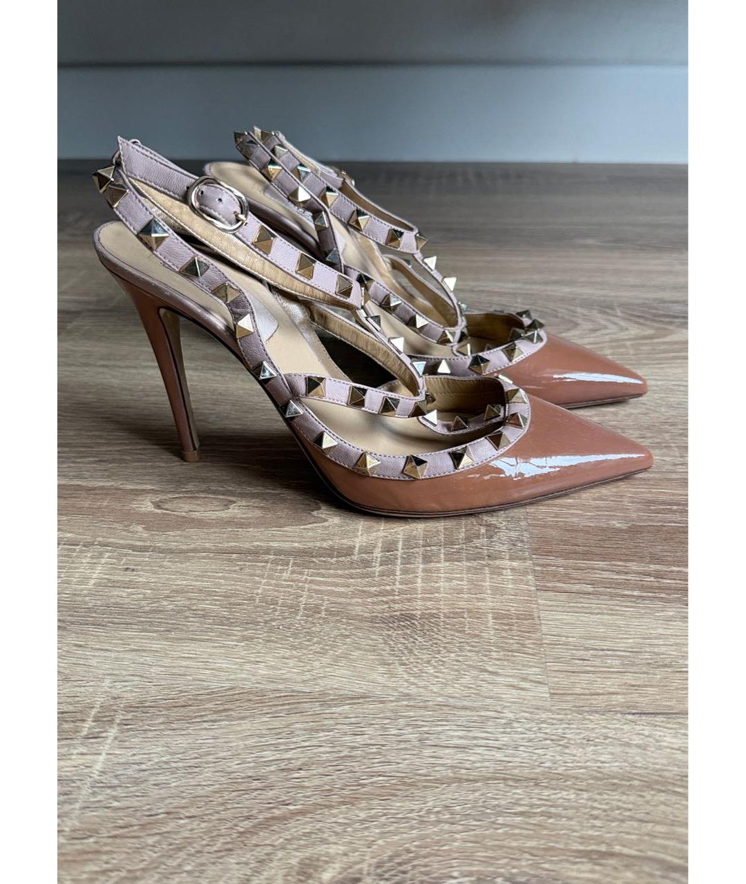 VALENTINO Коричневые босоножки из лакированной кожи, фото 8