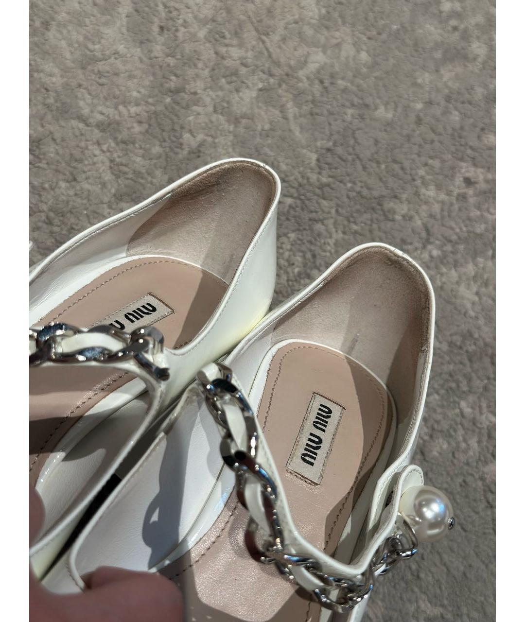 MIU MIU Белые туфли из лакированной кожи, фото 8