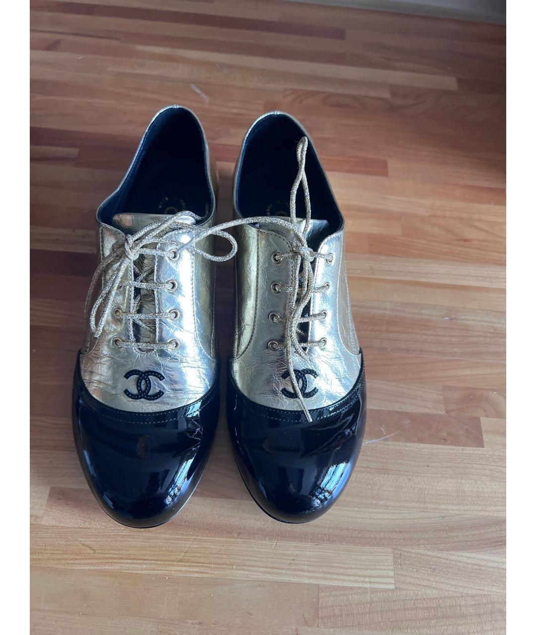 CHANEL Золотые кожаные брогги и оксфорды, фото 2