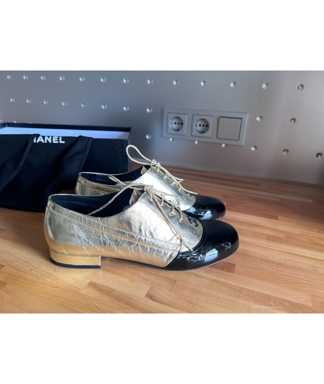 CHANEL Золотые кожаные брогги и оксфорды, фото 8