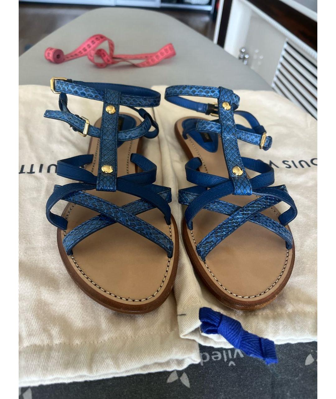 LOUIS VUITTON Синие кожаные сандалии, фото 2