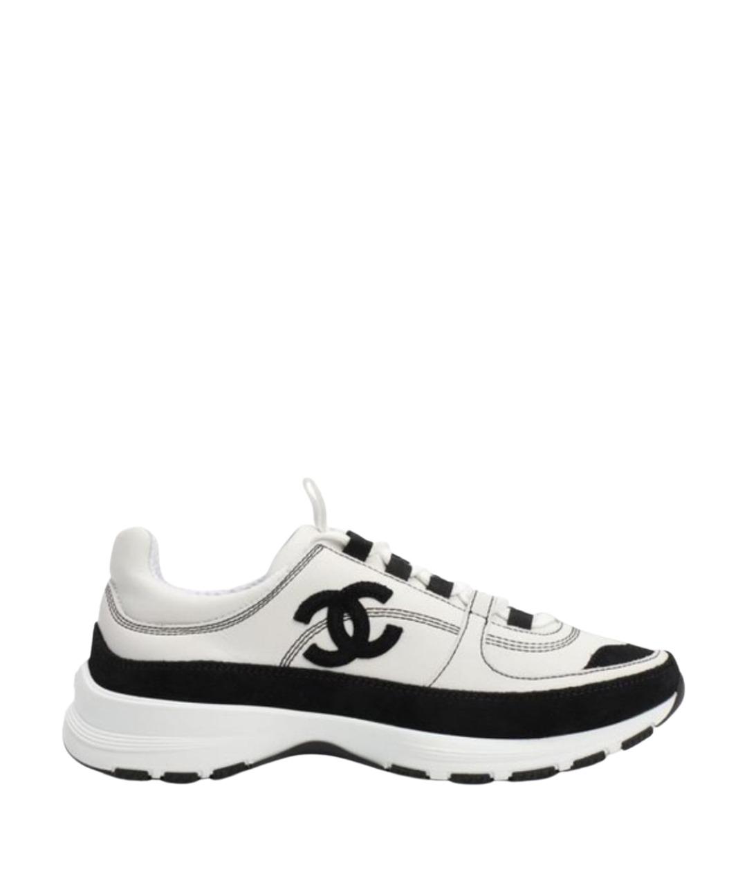 CHANEL Белые кроссовки из лакированной кожи, фото 1