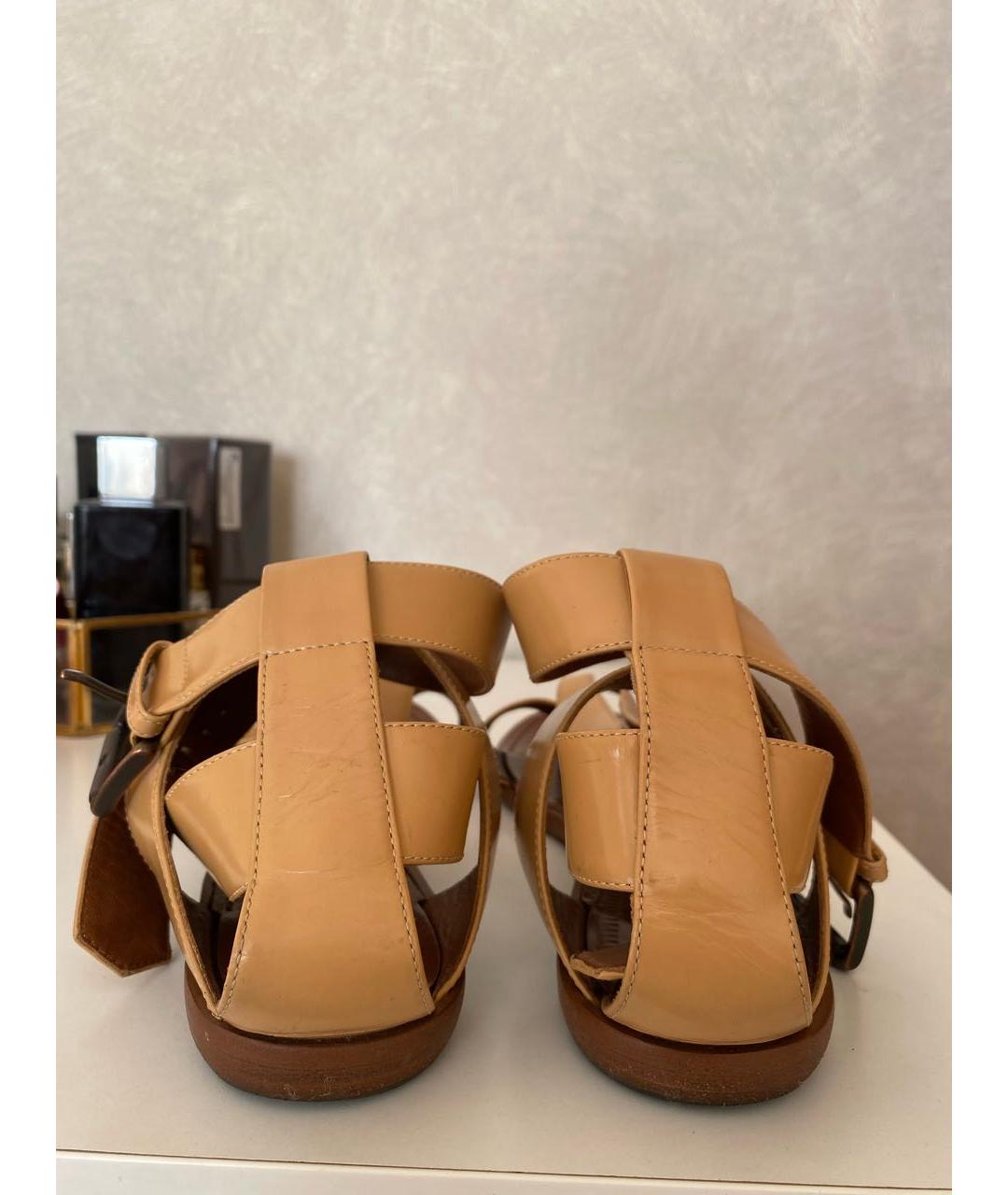 BOTTEGA VENETA Горчичные кожаные сандалии, фото 4