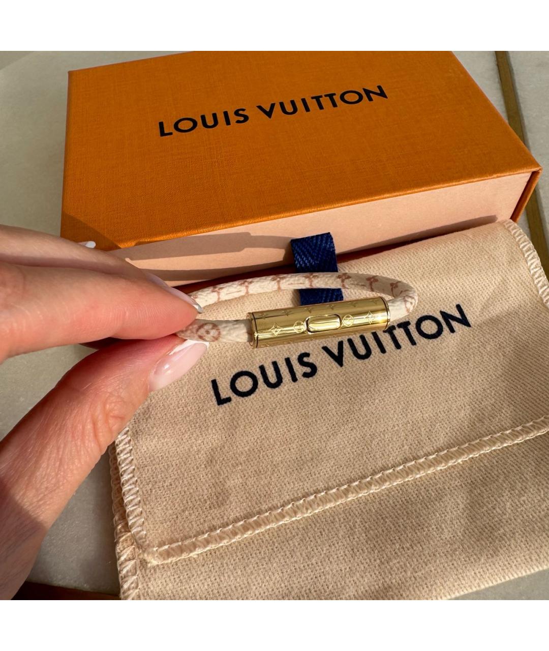 LOUIS VUITTON Бежевый латунный браслет, фото 5