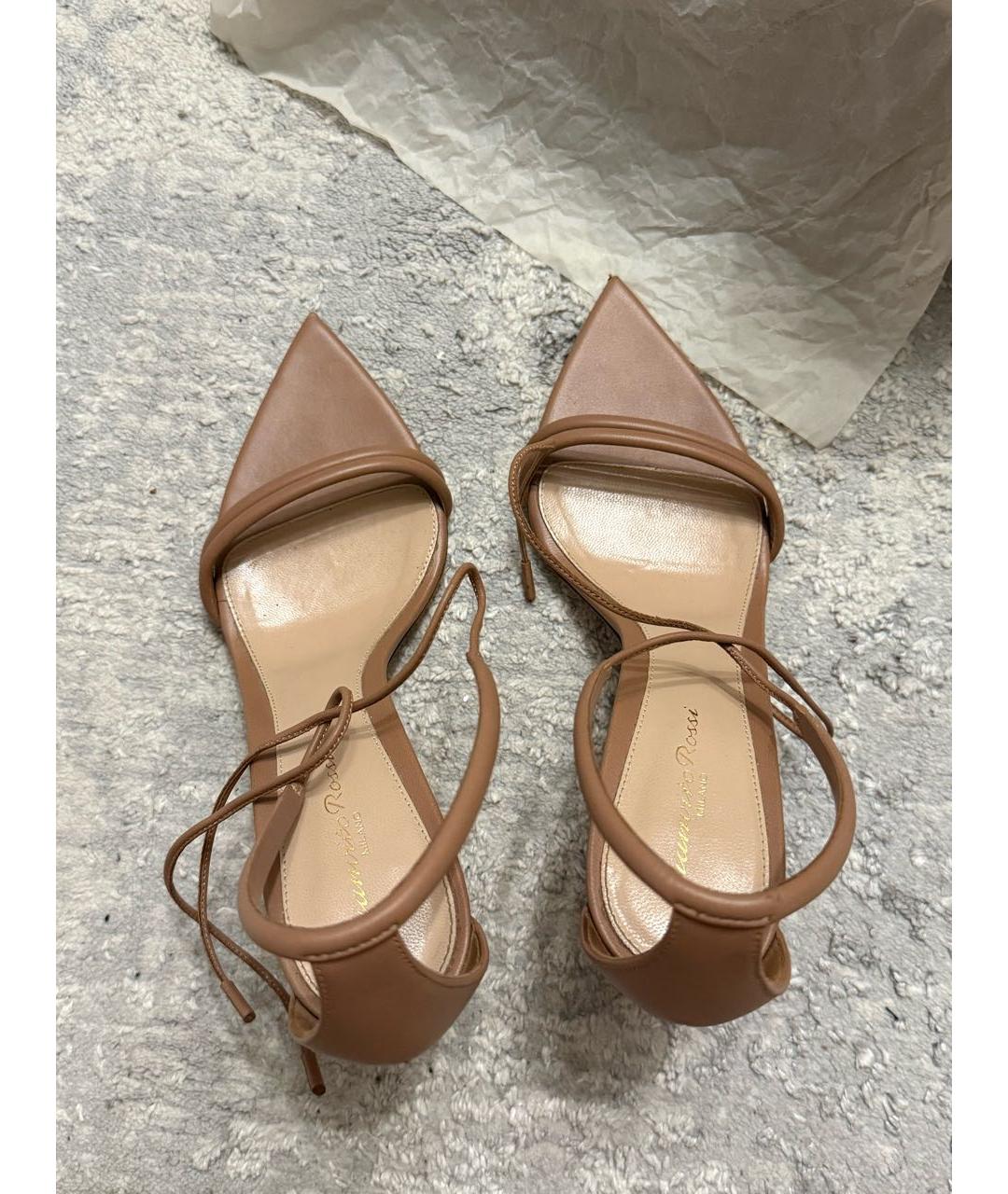GIANVITO ROSSI Бежевые кожаные босоножки, фото 5