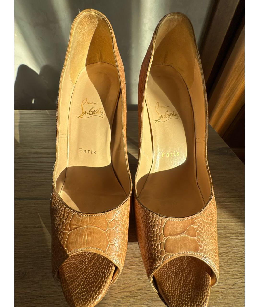 CHRISTIAN LOUBOUTIN Бежевые туфли из экзотической кожи, фото 2