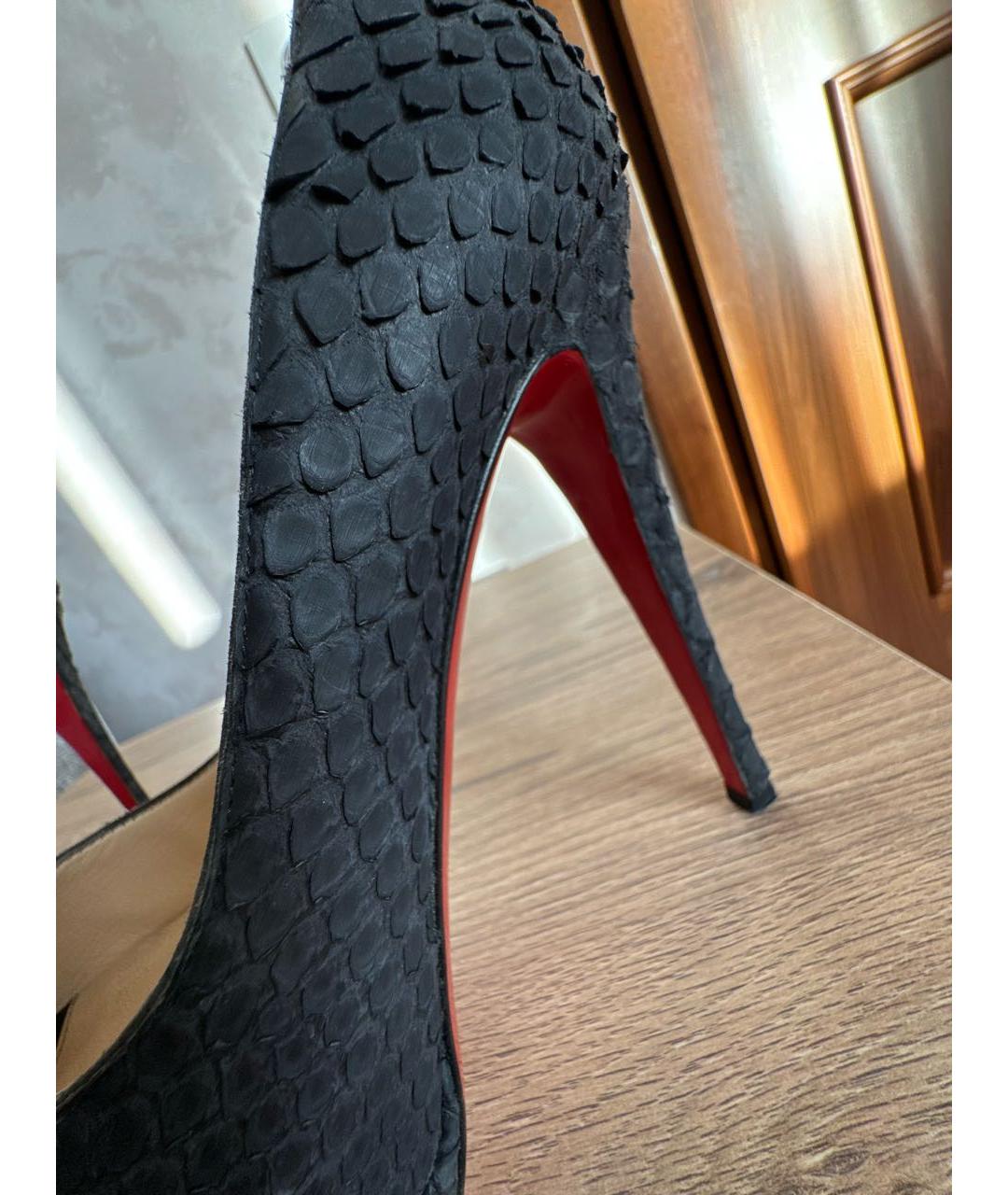CHRISTIAN LOUBOUTIN Черные туфли из экзотической кожи, фото 6