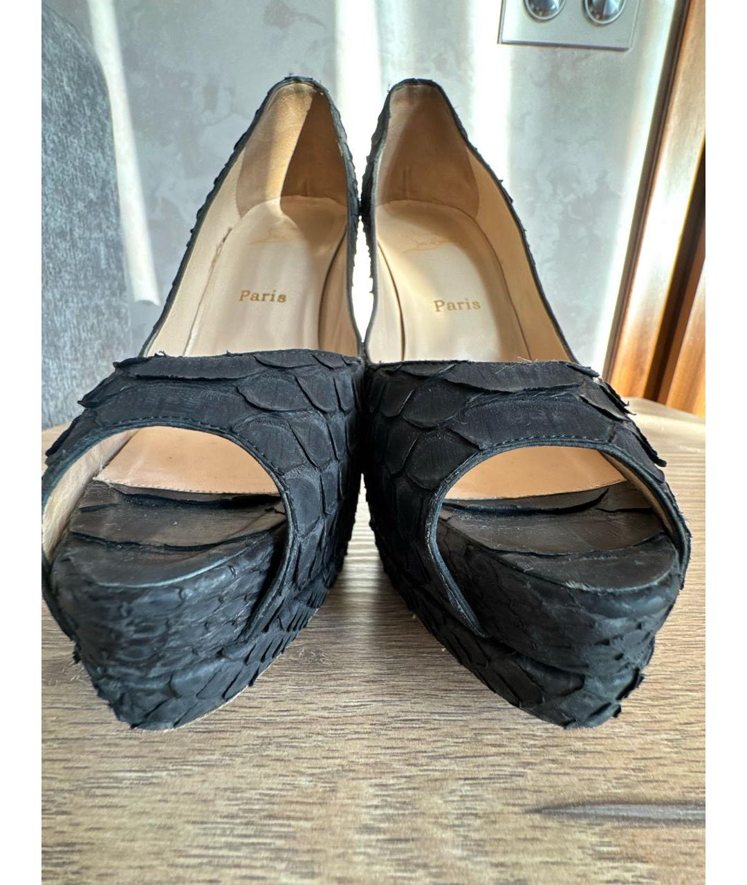 CHRISTIAN LOUBOUTIN Черные туфли из экзотической кожи, фото 2