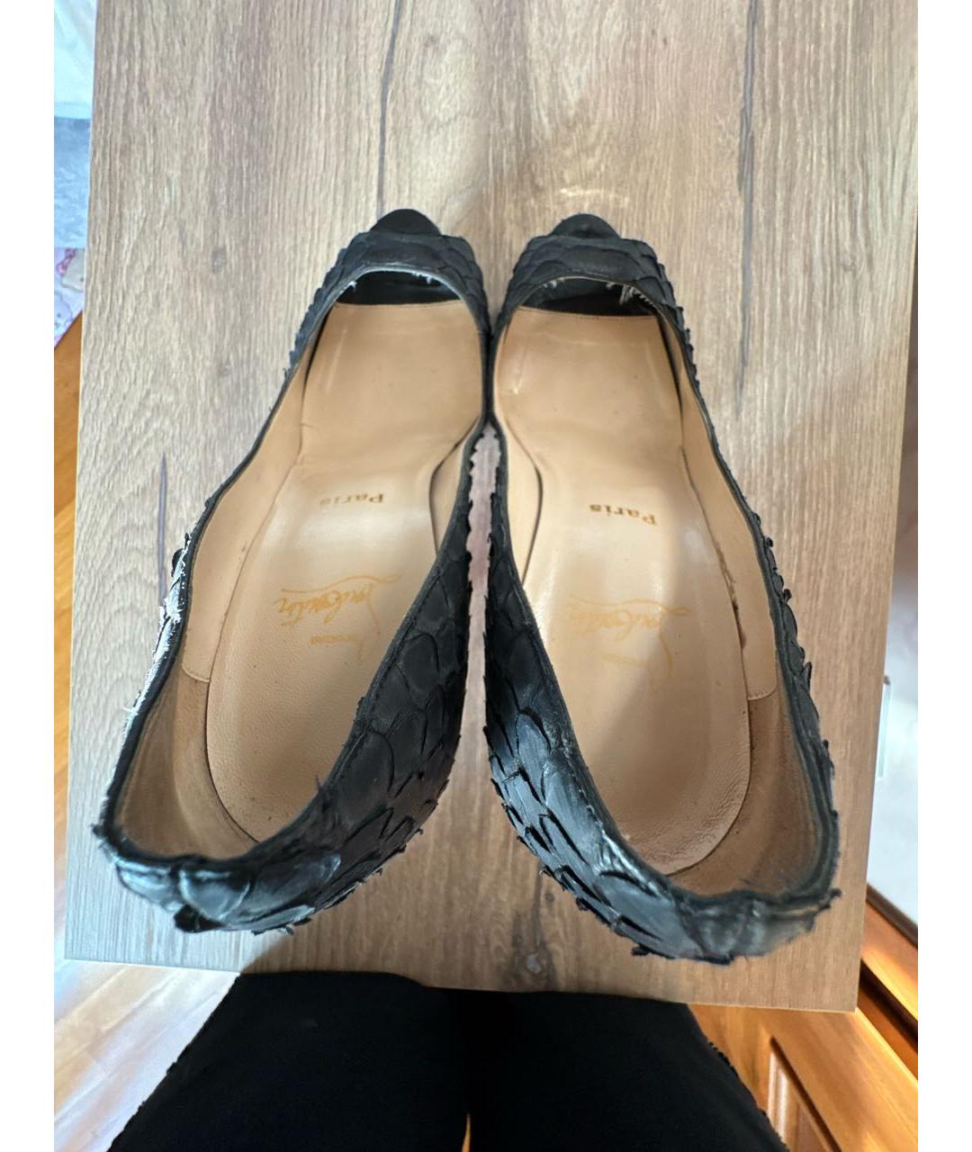 CHRISTIAN LOUBOUTIN Черные туфли из экзотической кожи, фото 3