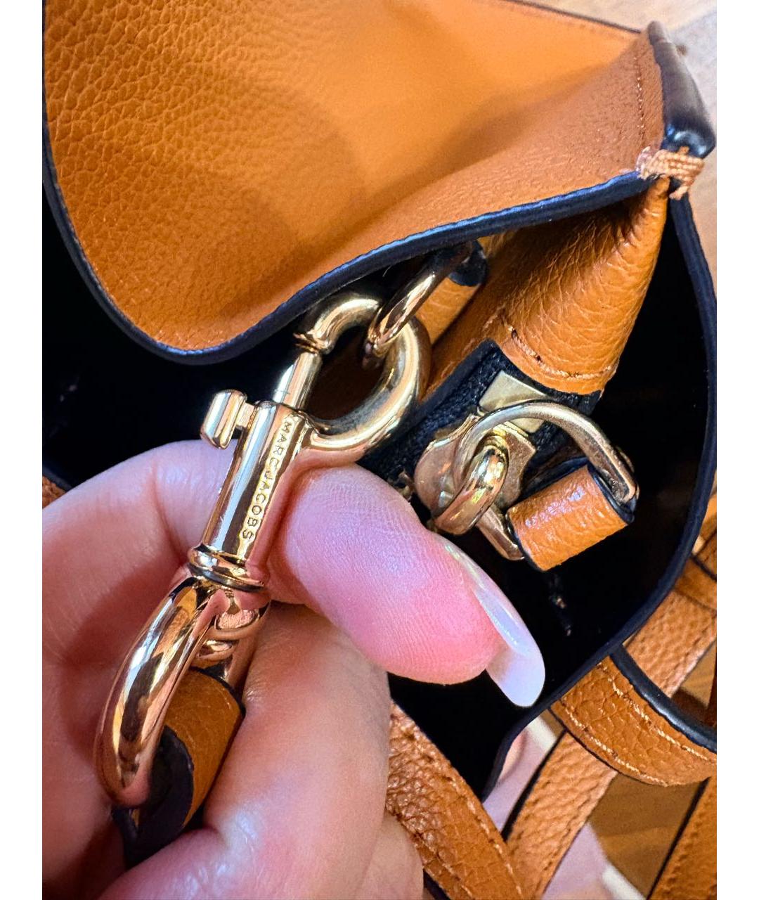 MARC JACOBS Коричневая кожаная сумка с короткими ручками, фото 8