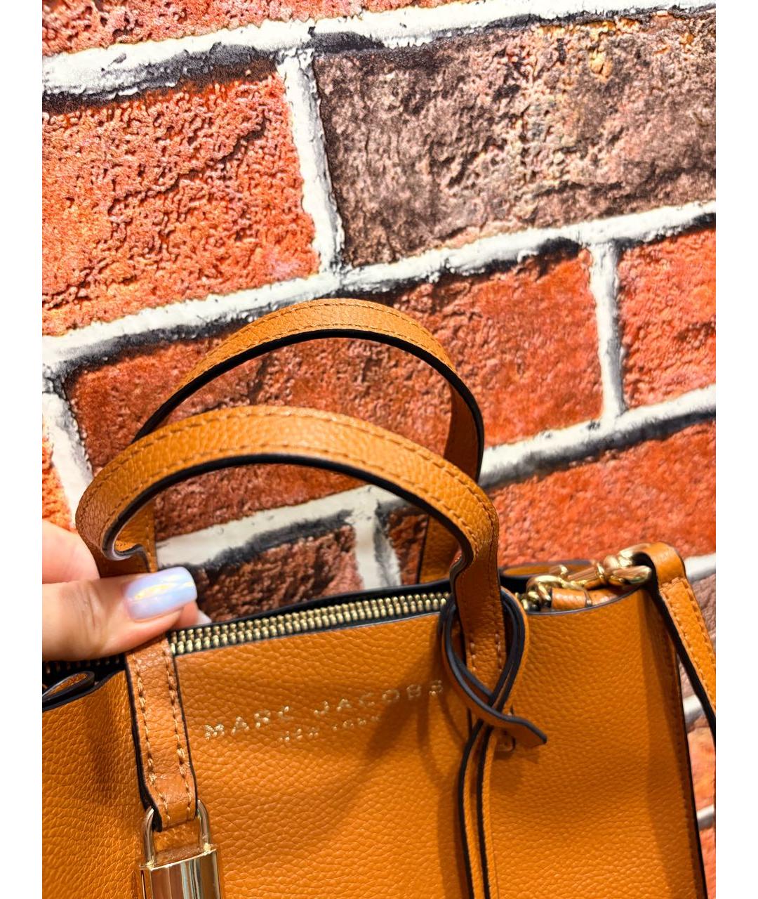 MARC JACOBS Коричневая кожаная сумка с короткими ручками, фото 7