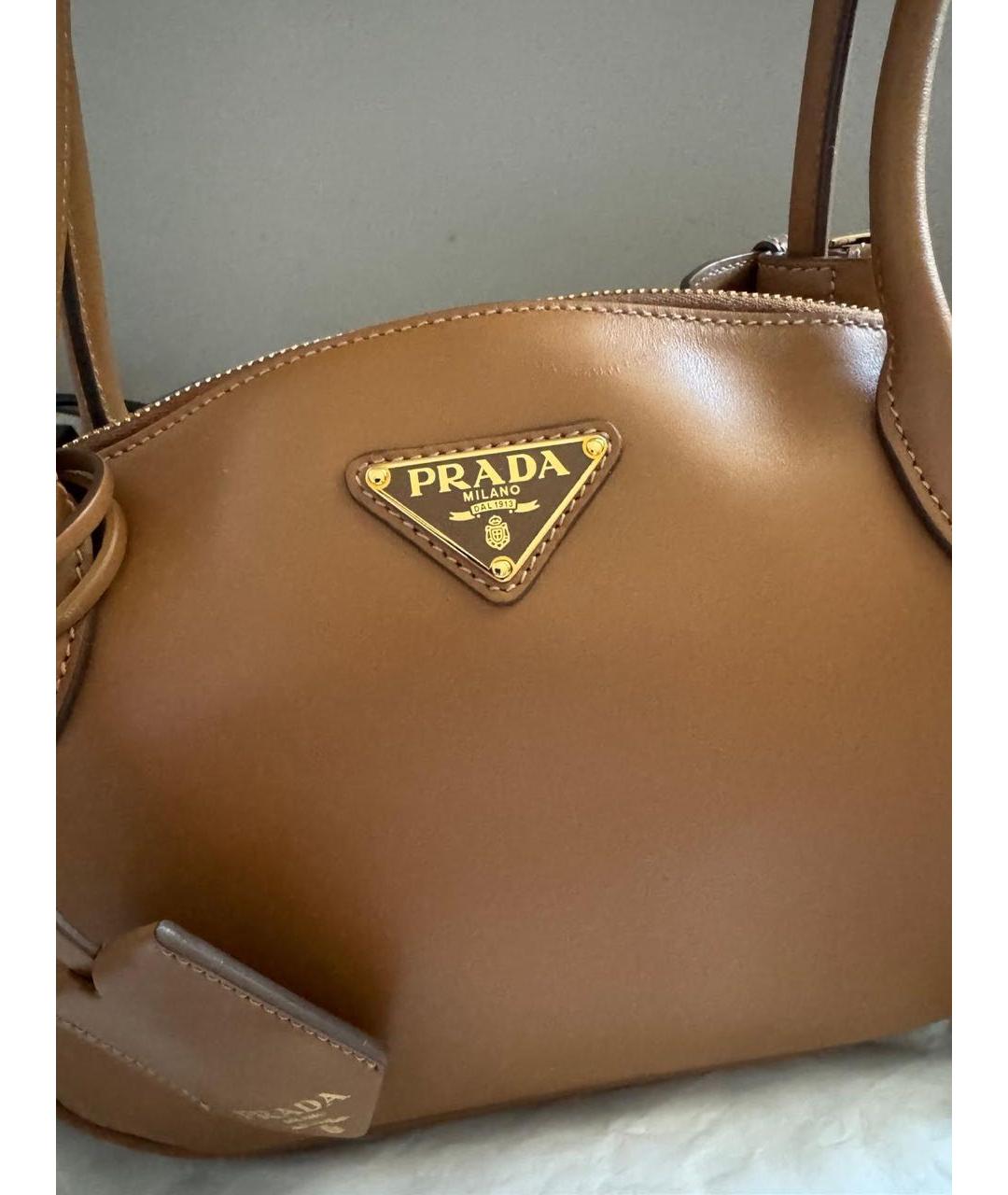 PRADA Коричневая кожаная сумка с короткими ручками, фото 3