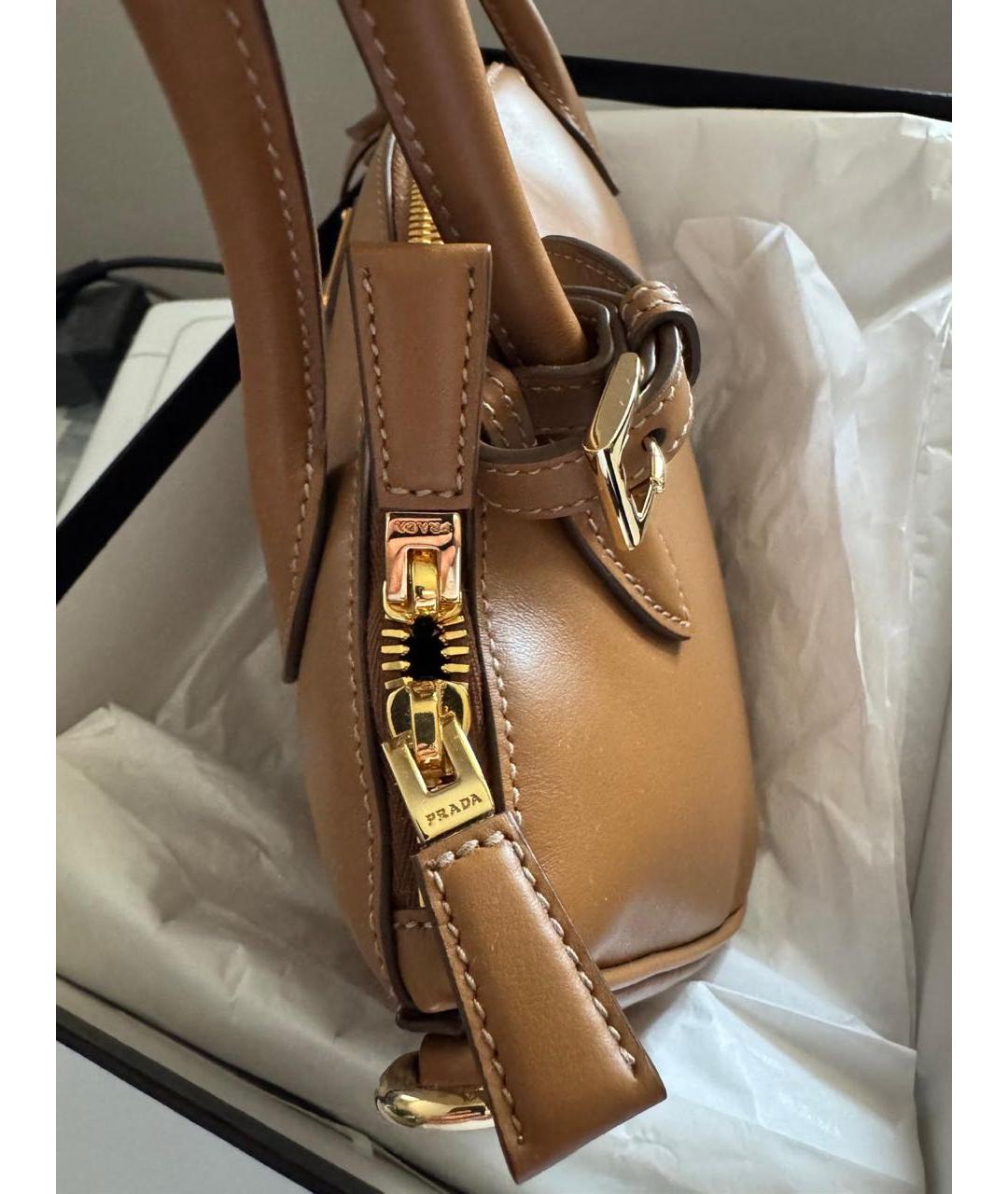 PRADA Коричневая кожаная сумка с короткими ручками, фото 4