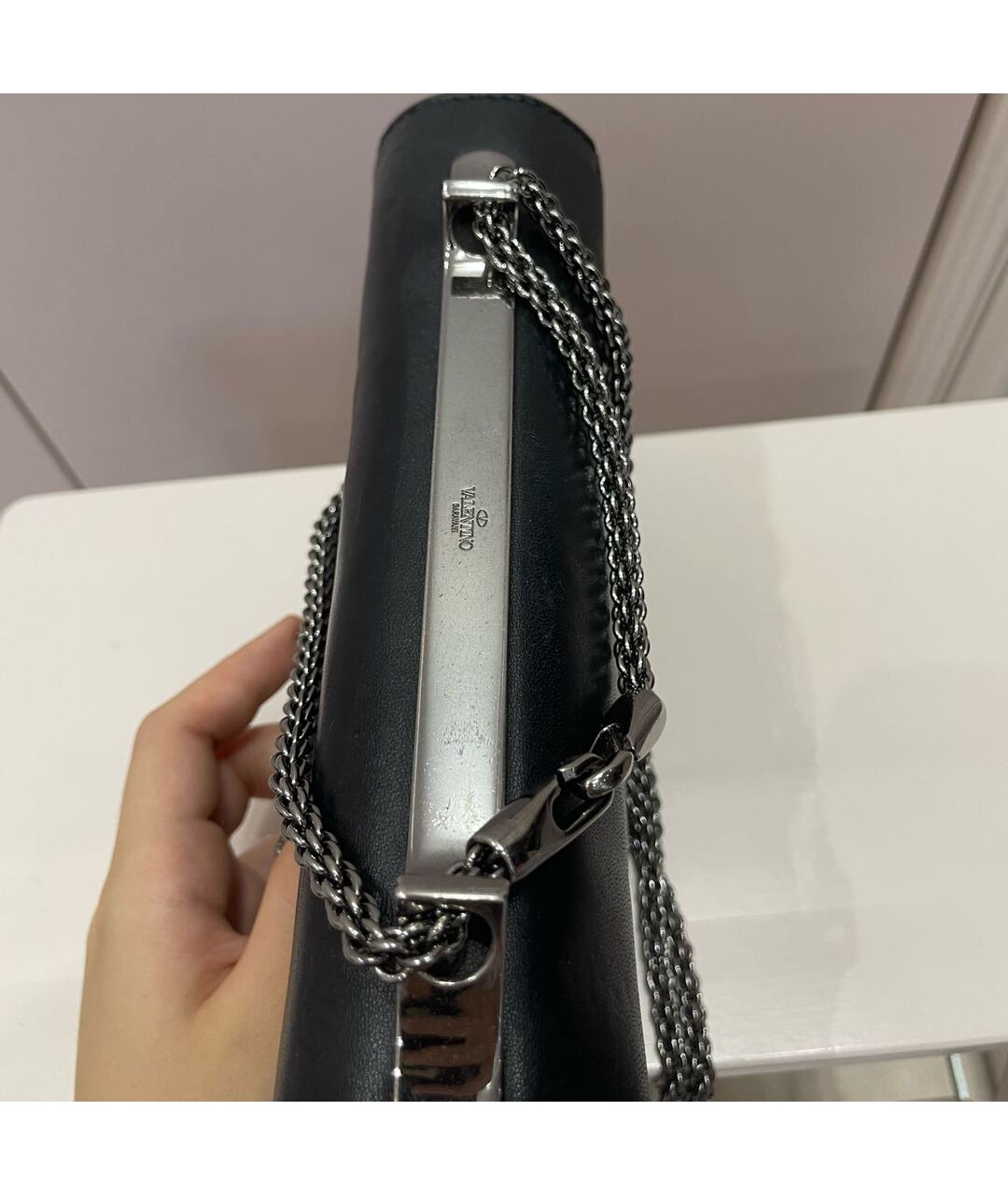 VALENTINO Черная кожаная сумка тоут, фото 3