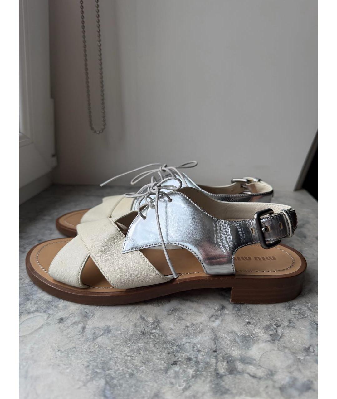 MIU MIU Серебряные кожаные сандалии, фото 2
