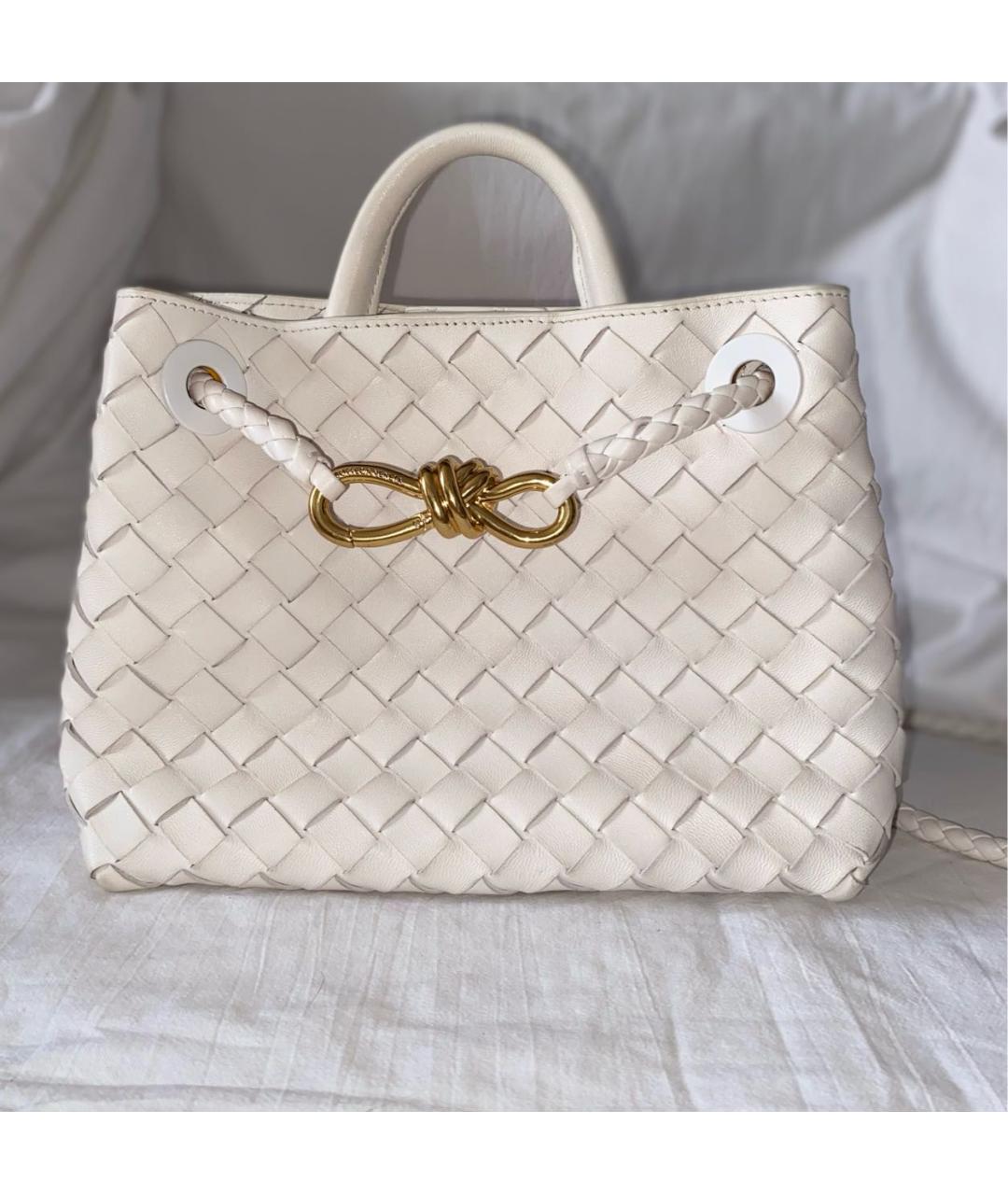 BOTTEGA VENETA Белая кожаная сумка с короткими ручками, фото 5