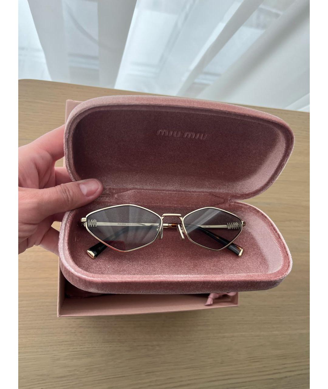 MIU MIU Золотые металлические солнцезащитные очки, фото 2