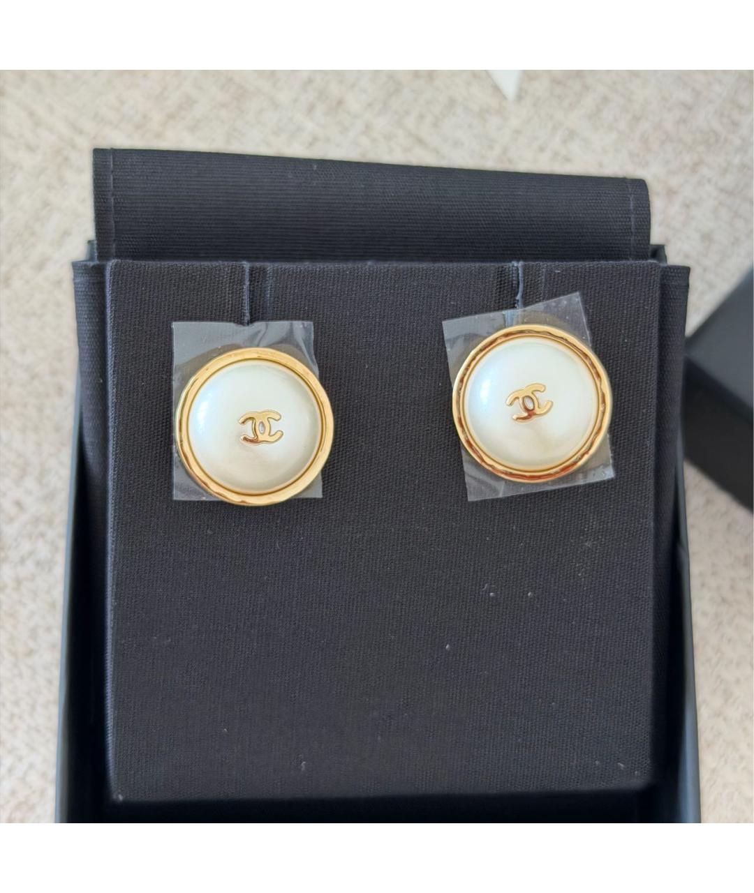 CHANEL Белые жемчужные серьги, фото 3
