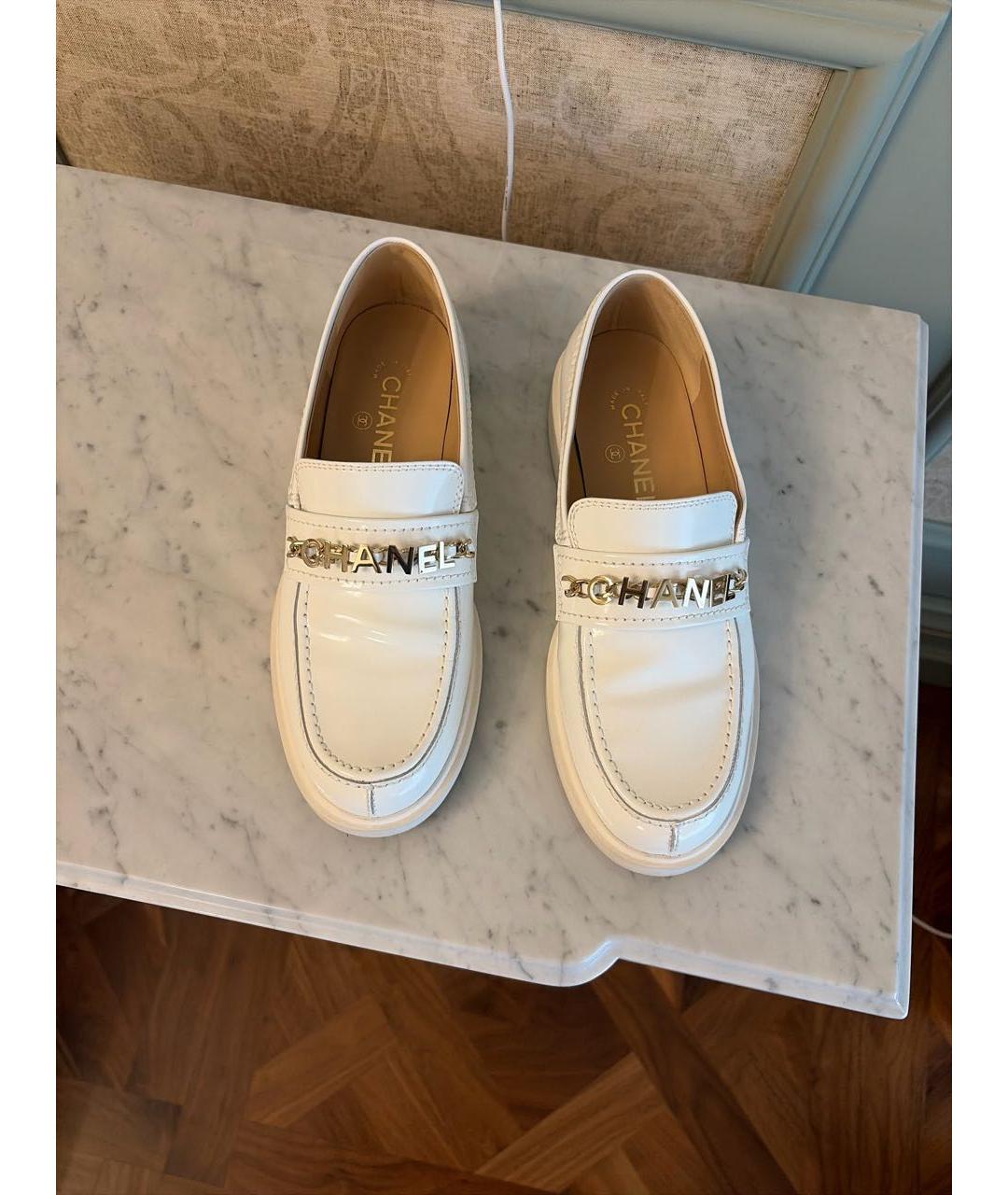 CHANEL Белые кожаные лоферы, фото 2