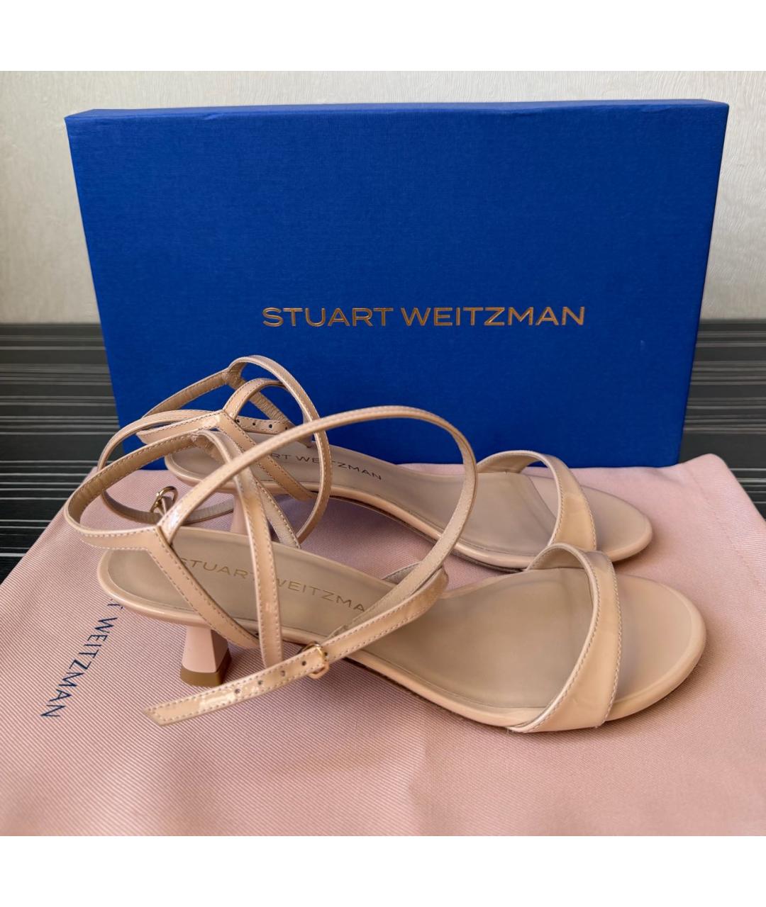 STUART WEITZMAN Бежевые босоножки из лакированной кожи, фото 6