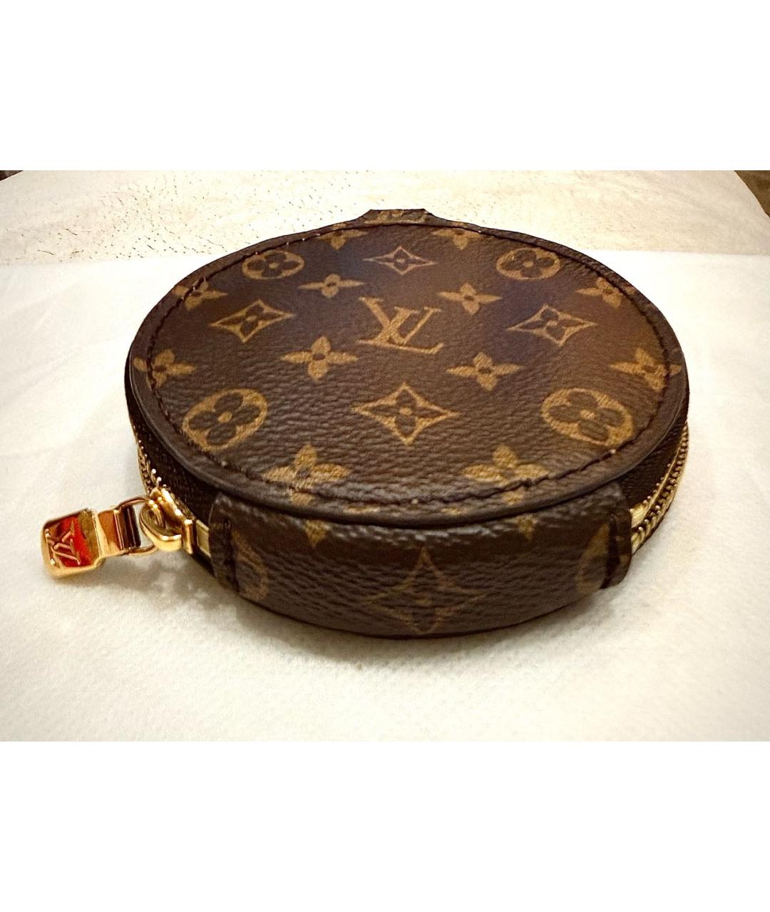 LOUIS VUITTON Коричневая ключница, фото 5