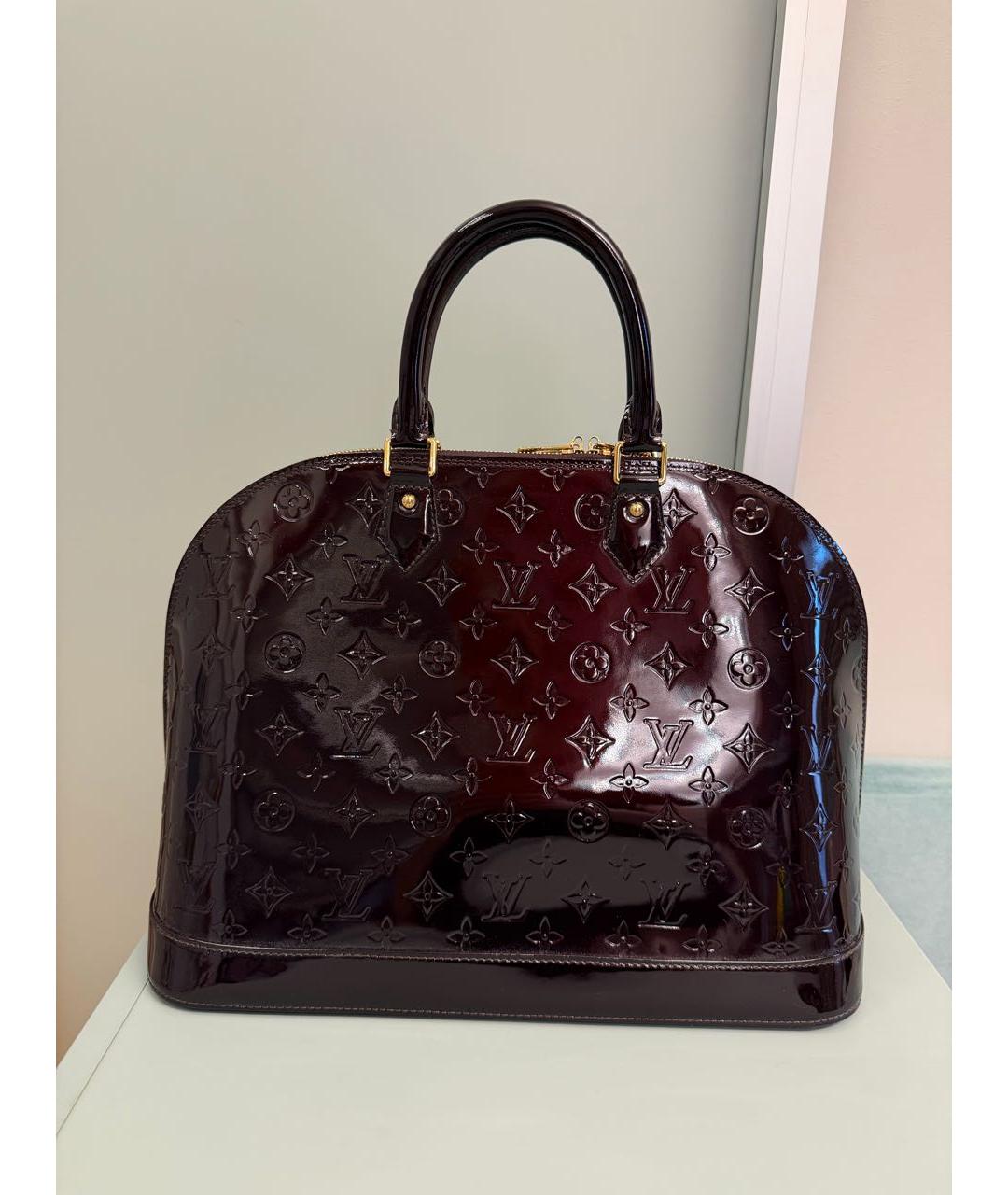 LOUIS VUITTON Фиолетовая сумка с короткими ручками из лакированной кожи, фото 2