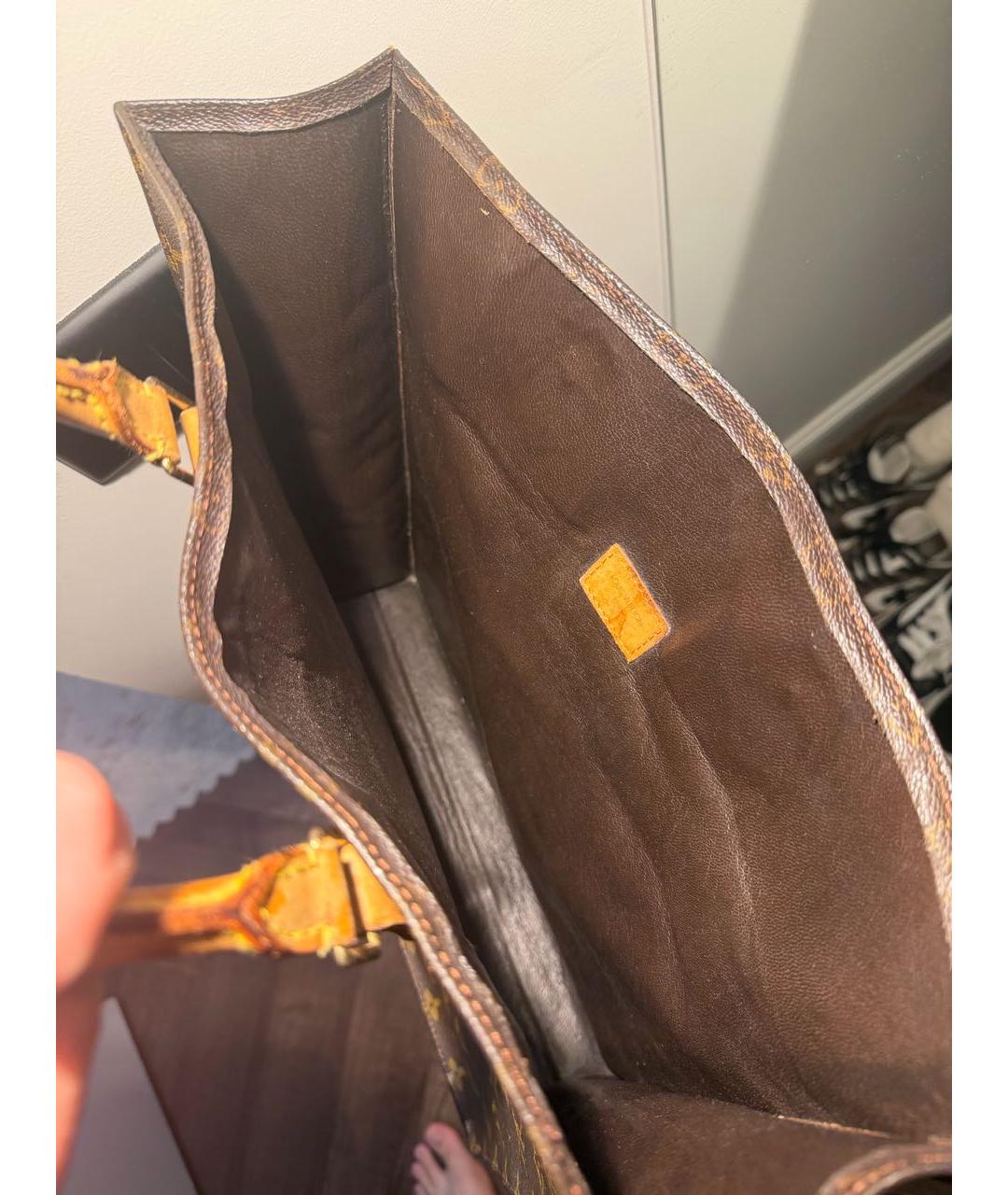 LOUIS VUITTON Коричневая кожаная сумка с короткими ручками, фото 4