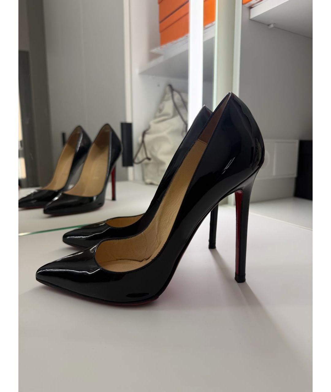 CHRISTIAN LOUBOUTIN Черные туфли из лакированной кожи, фото 9