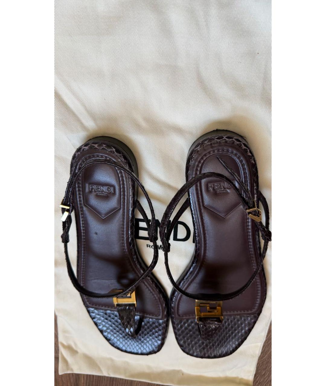 FENDI Бордовые кожаные босоножки, фото 2