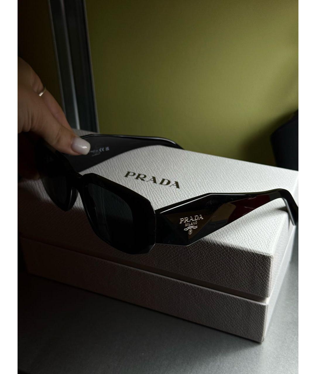 PRADA Черные пластиковые солнцезащитные очки, фото 4