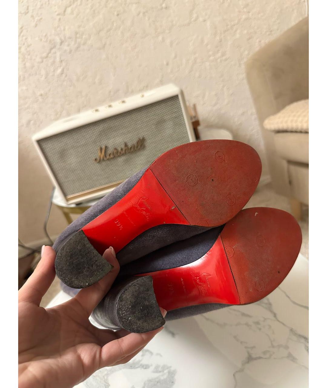 CHRISTIAN LOUBOUTIN Серые замшевые сапоги, фото 4