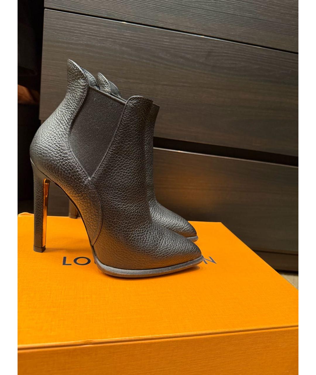 LOUIS VUITTON Черные кожаные ботильоны, фото 6