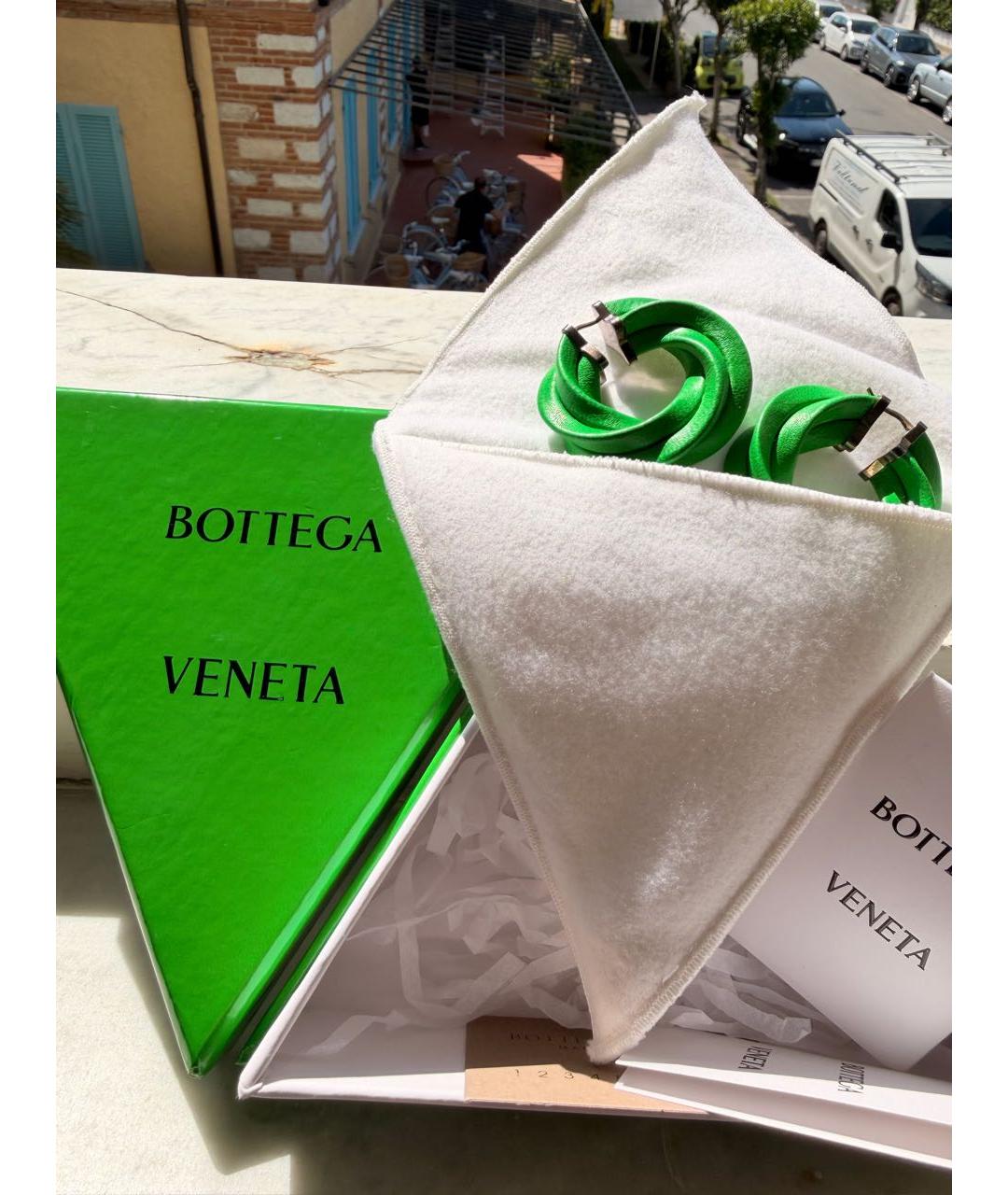 BOTTEGA VENETA Зеленые серебряные серьги, фото 3