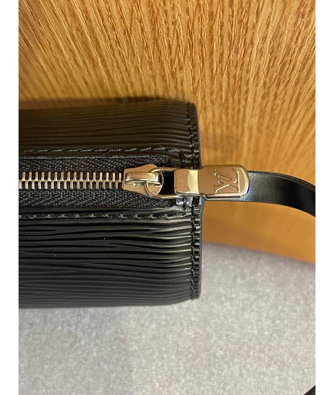 LOUIS VUITTON Черная кожаная косметичка, фото 6