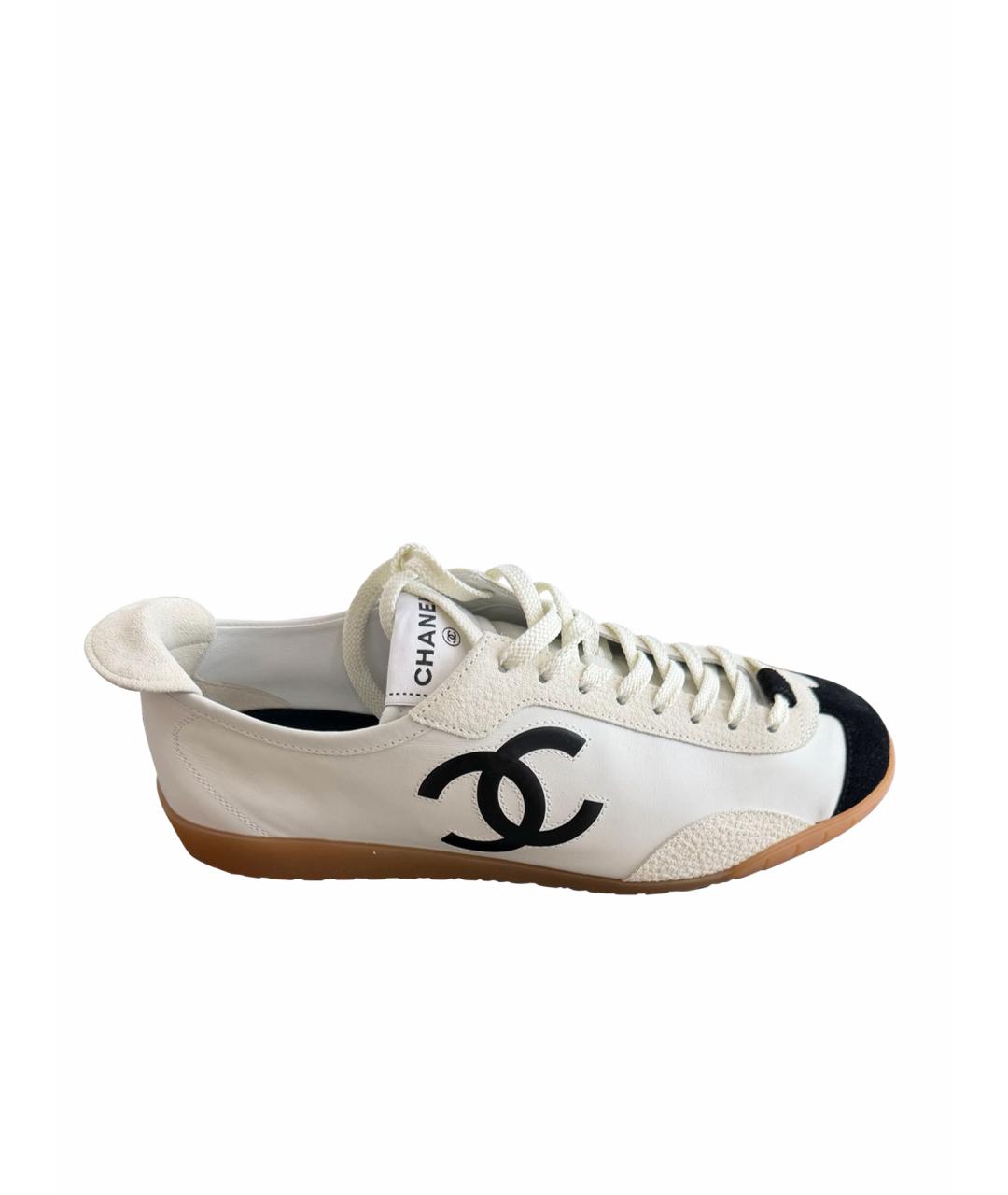 CHANEL Белые кожаные кеды, фото 1