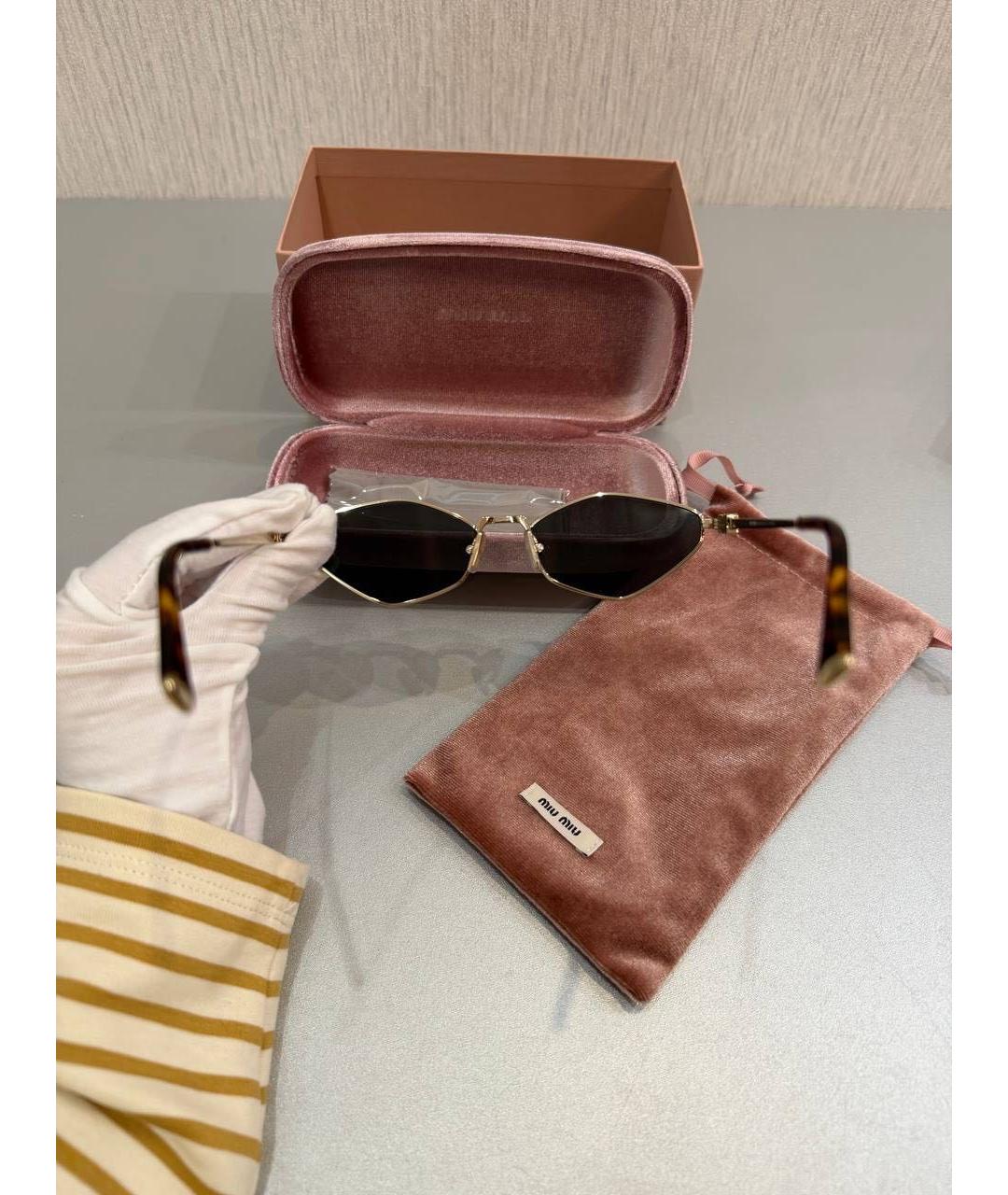 MIU MIU Коричневые пластиковые солнцезащитные очки, фото 4