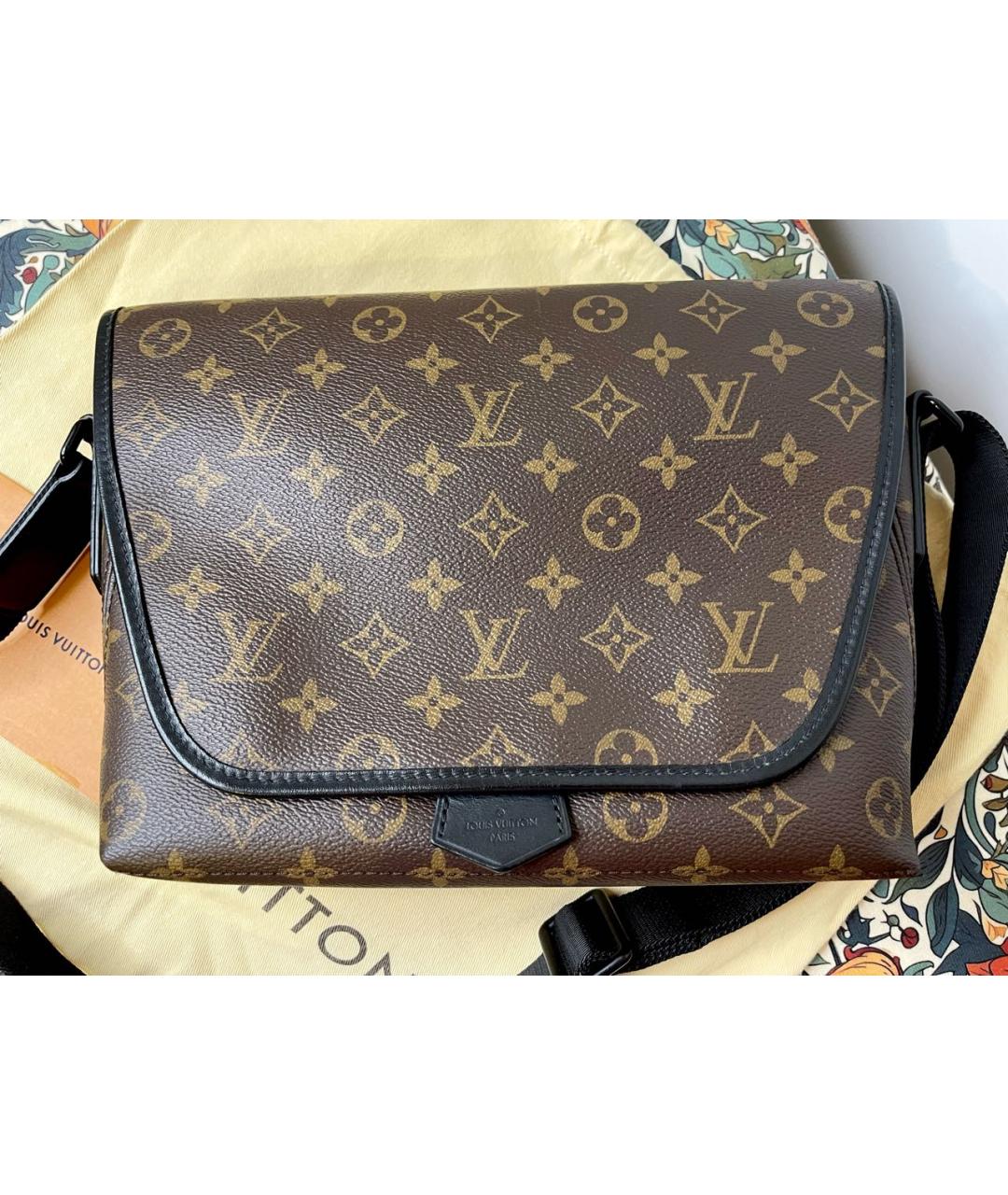 LOUIS VUITTON Коричневая кожаная сумка на плечо, фото 8