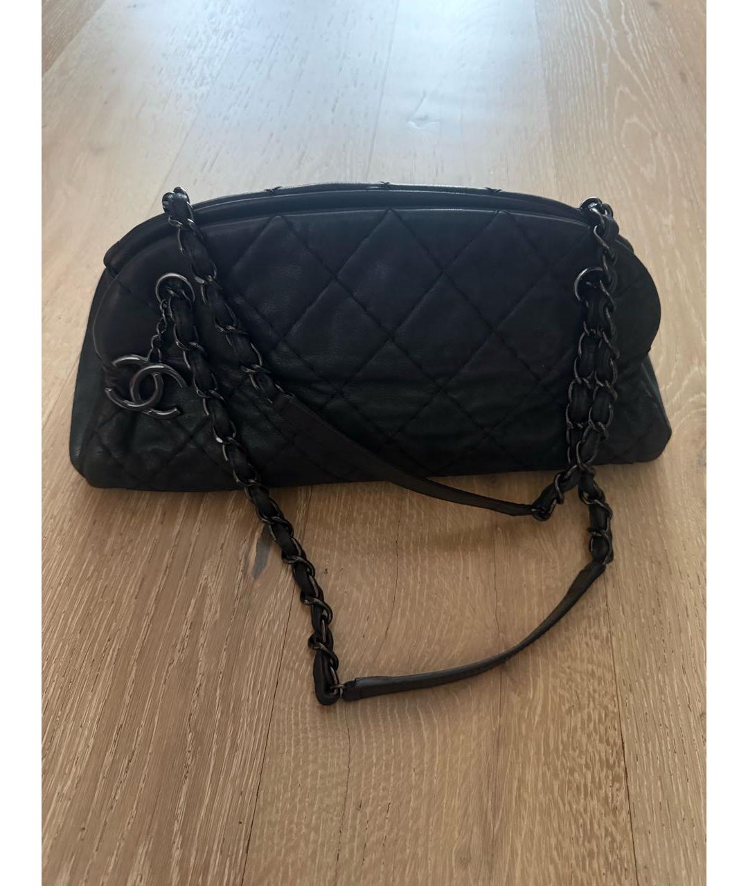 CHANEL Черная кожаная сумка с короткими ручками, фото 4